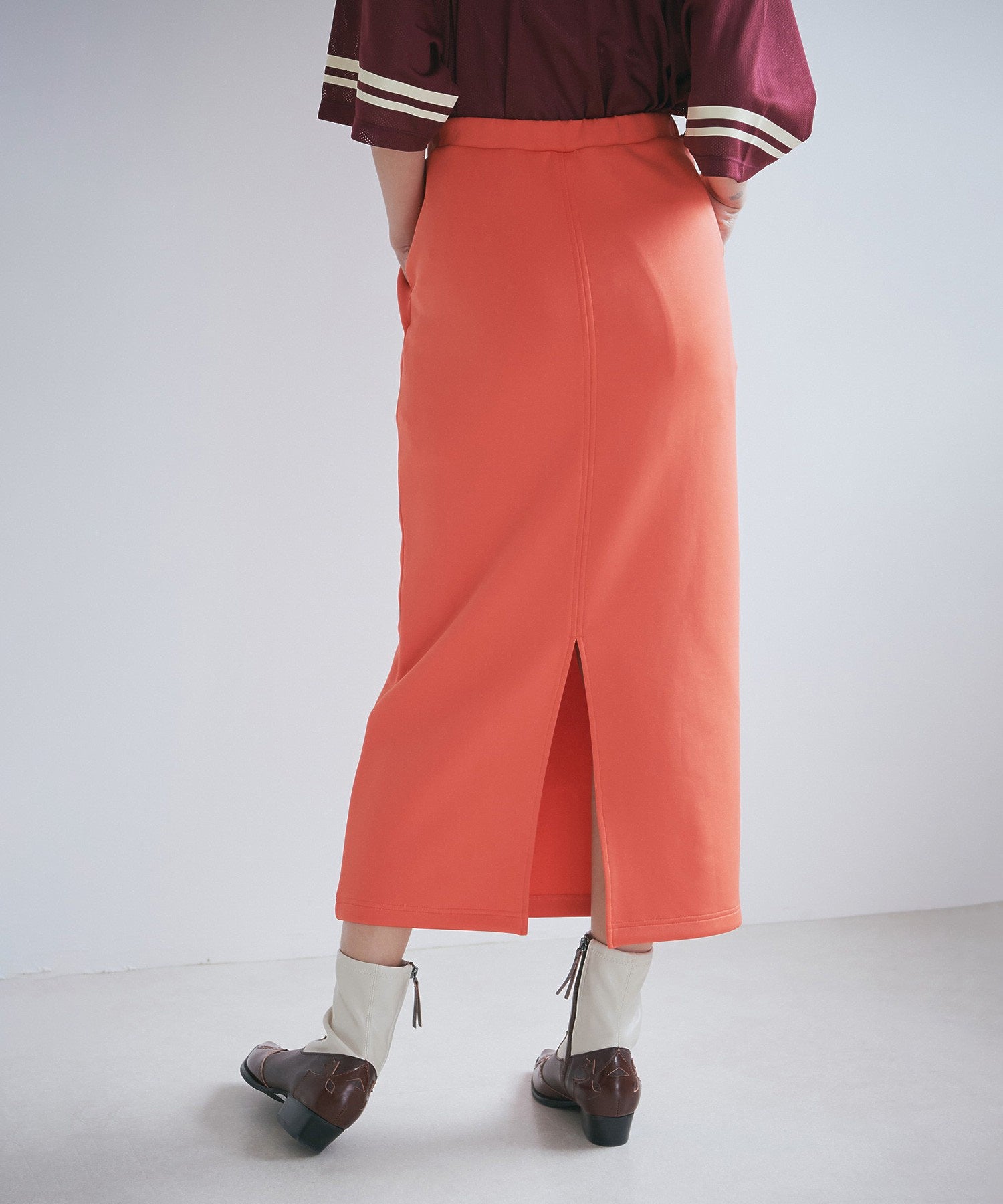 カットタイトスカート