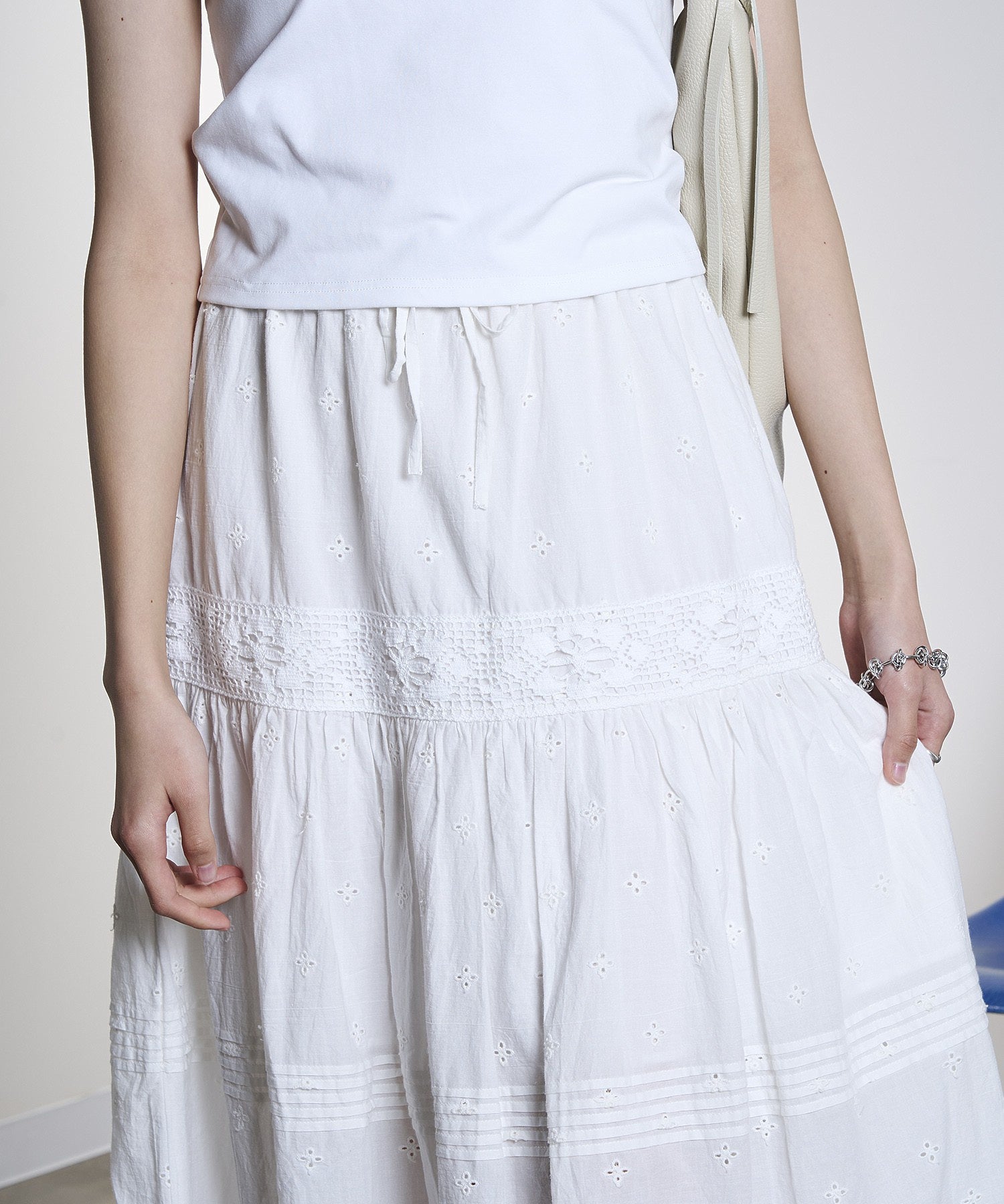 EMBROIDERY LACE LONG SKIRT