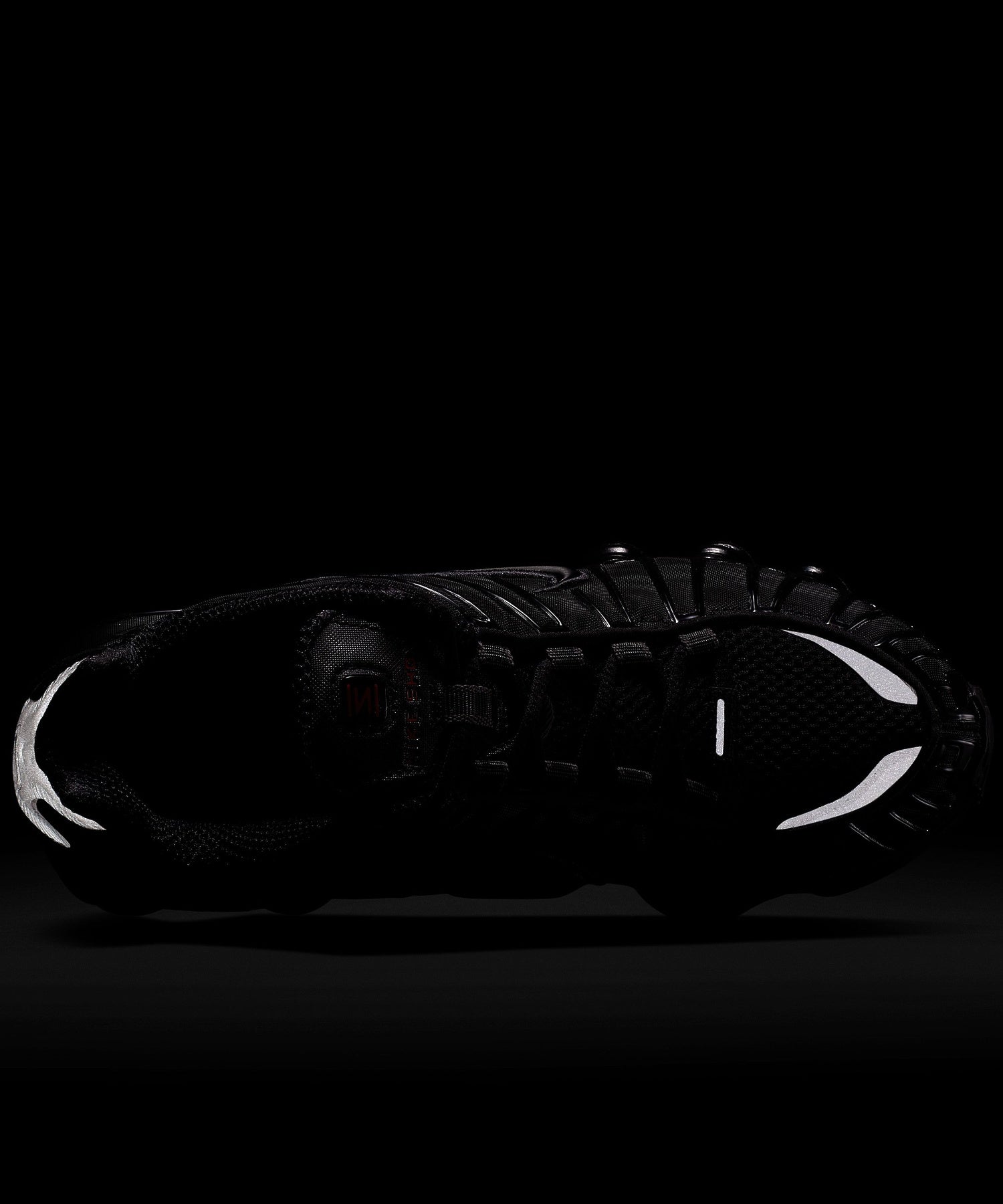 NIKE AR3566-002 WMNS SHOX TL