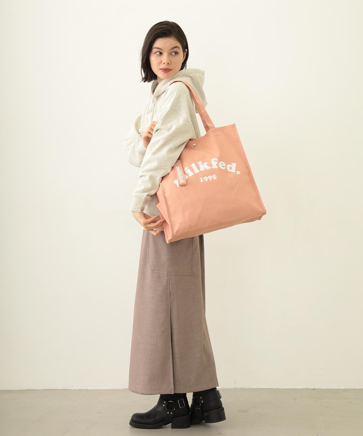 PIPING SQUARE TOTE COOPER LOGO MILKFED.