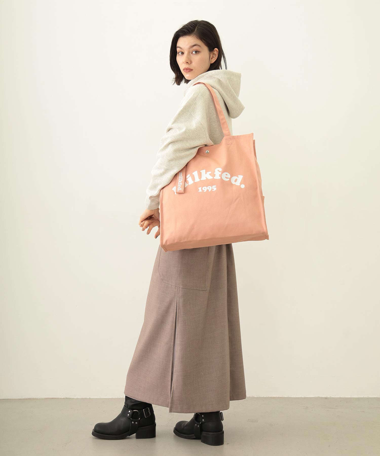 PIPING SQUARE TOTE COOPER LOGO MILKFED.