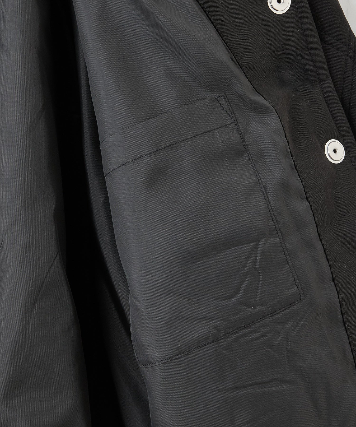 SATIN LOGO PATCH QUILTED JACKET