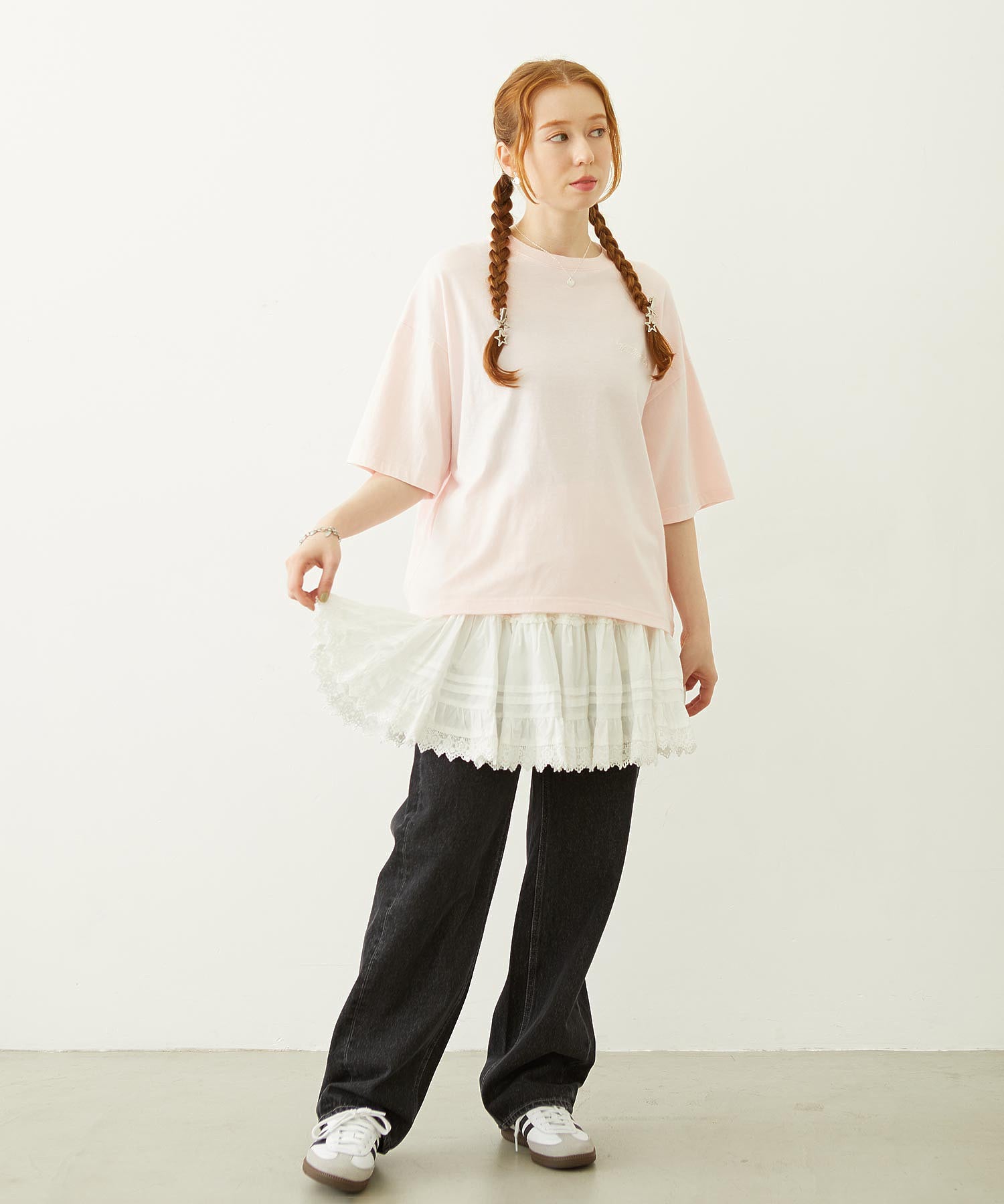 MILKFED. EMBROIDERED DENIM PANTS