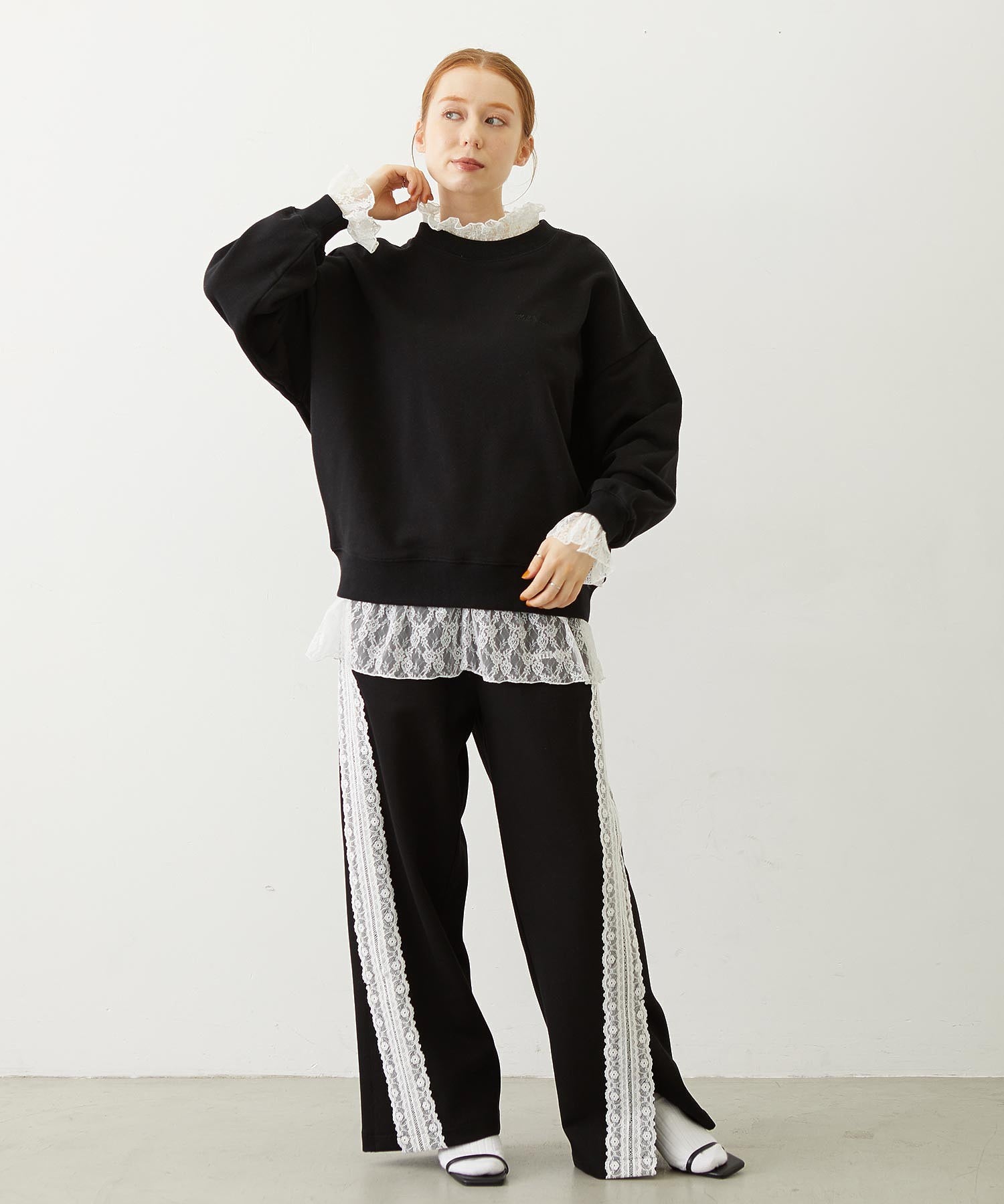 LACE LINE PANTS
