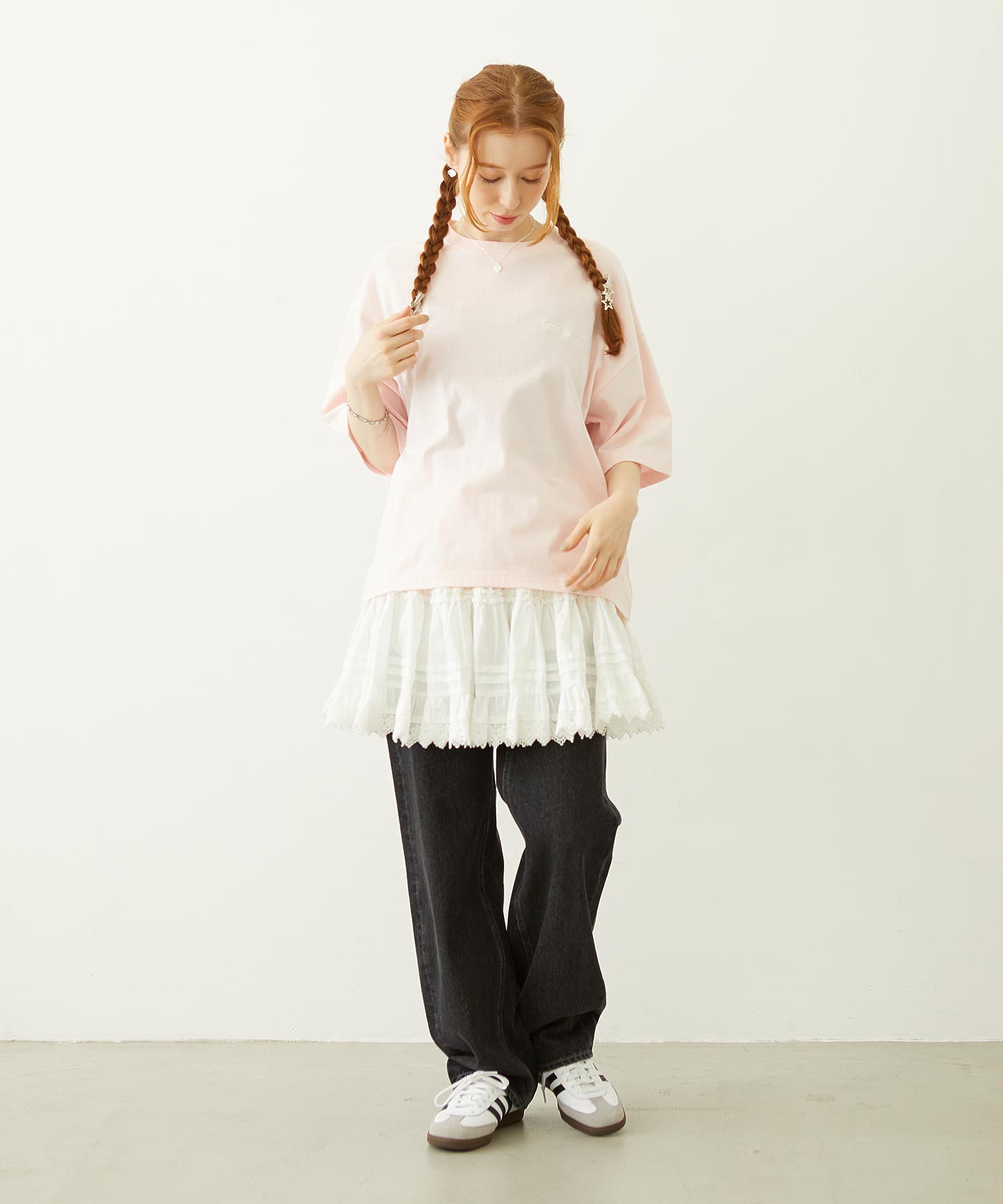 MILKFED. EMBROIDERED DENIM PANTS