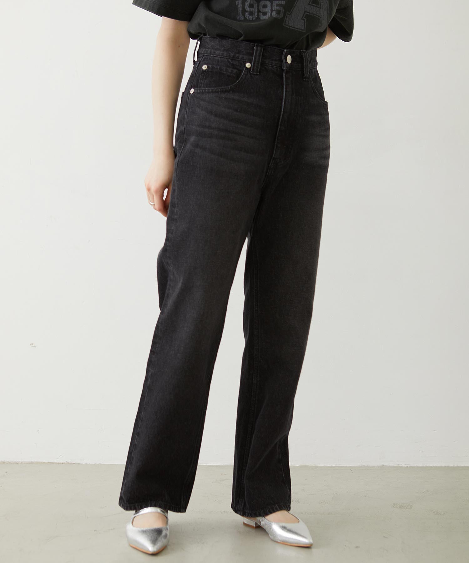 STRAIGHT DENIM PANTS