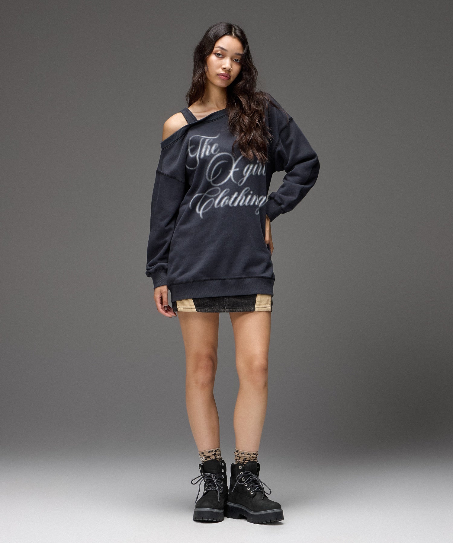 SCRIPT LOGO OFF SHOULDER SWEATSHIRT