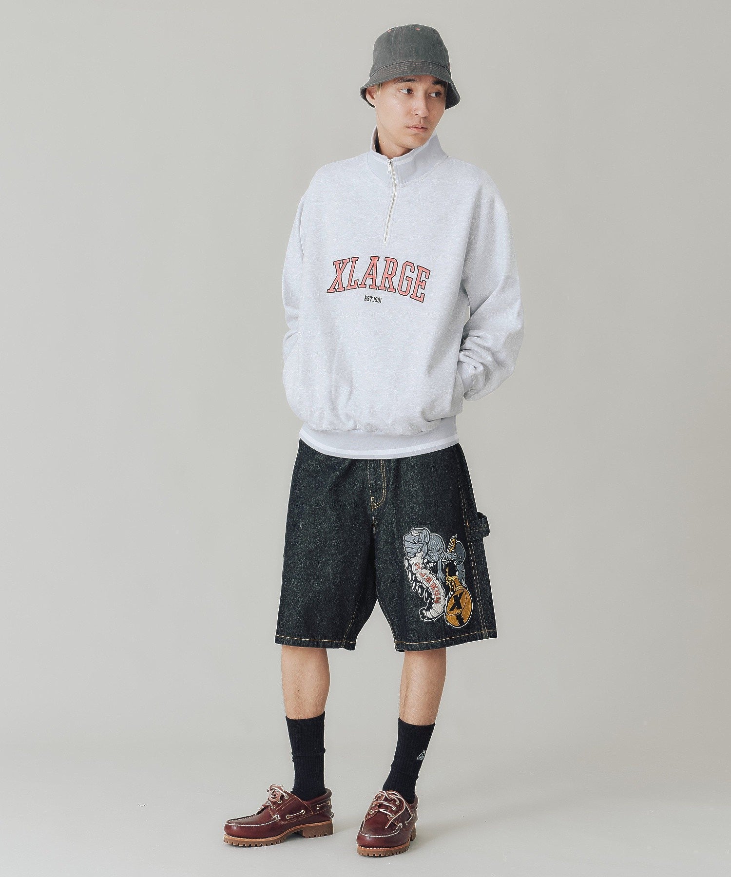 STRIPED RIB HALF ZIP SWEATSHIRT