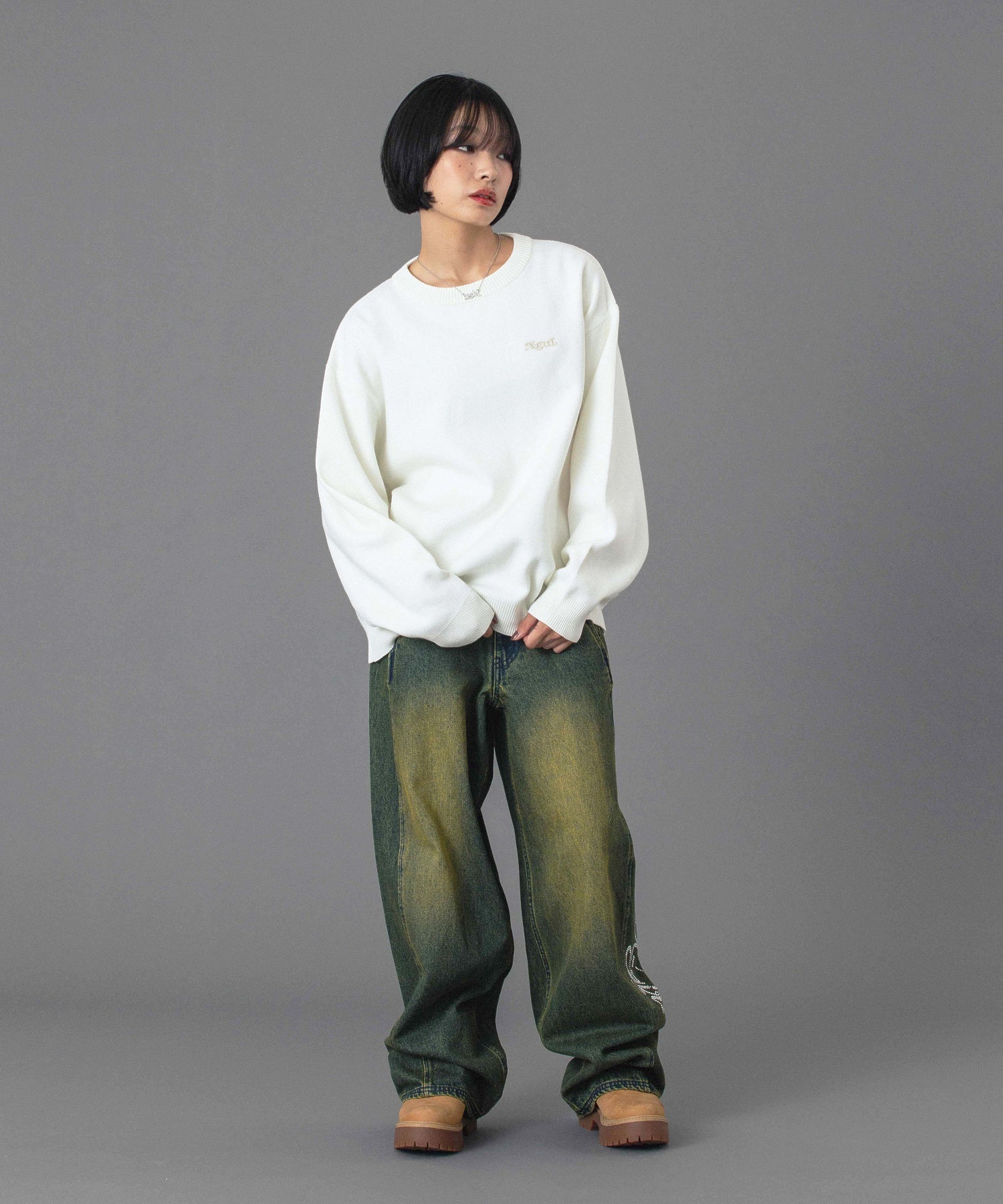 FACE EMBROIDERY KNIT TOP