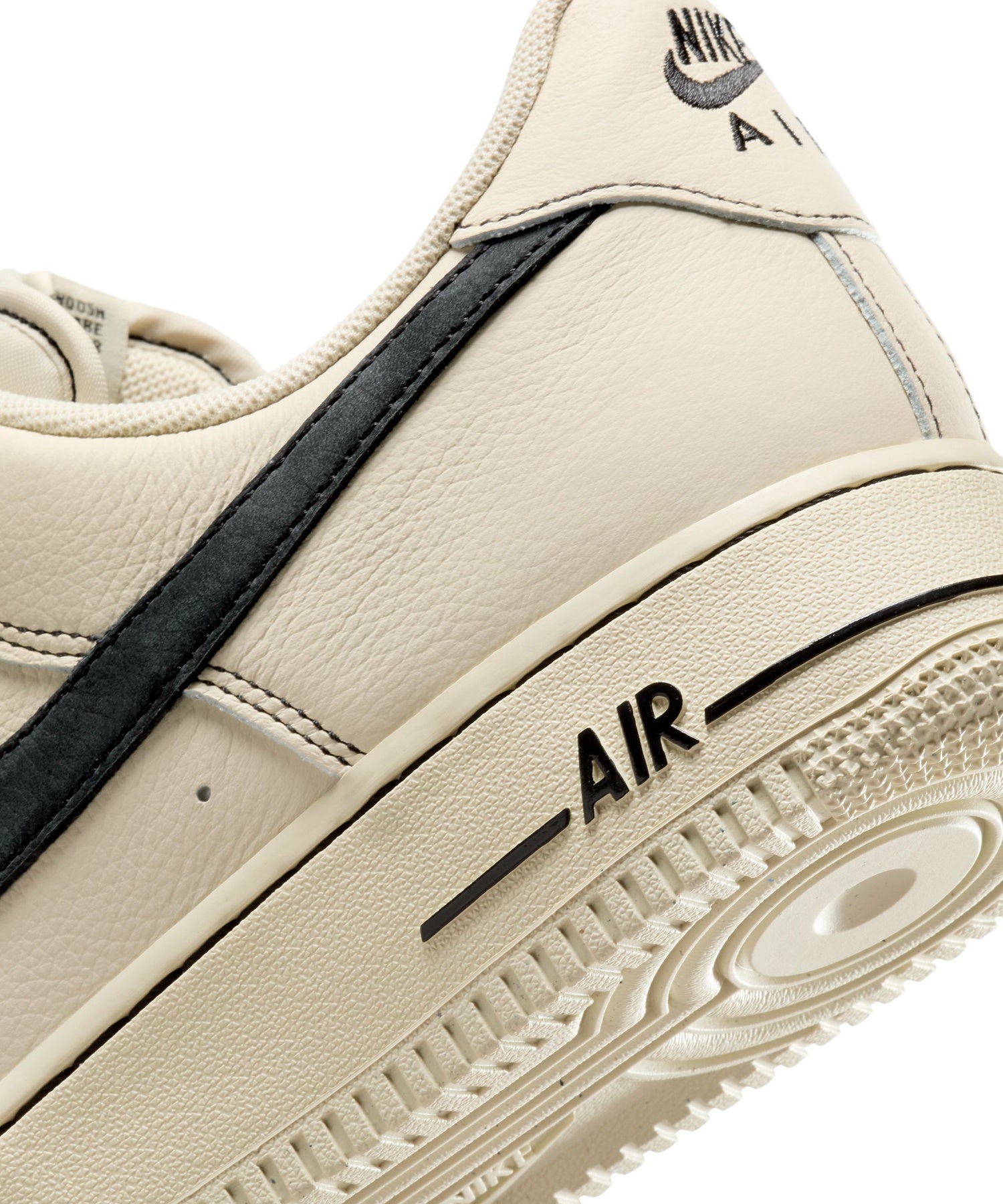 NIKE/ナイキ/AIR FORCE 1 07 LV8  HQ2037-200