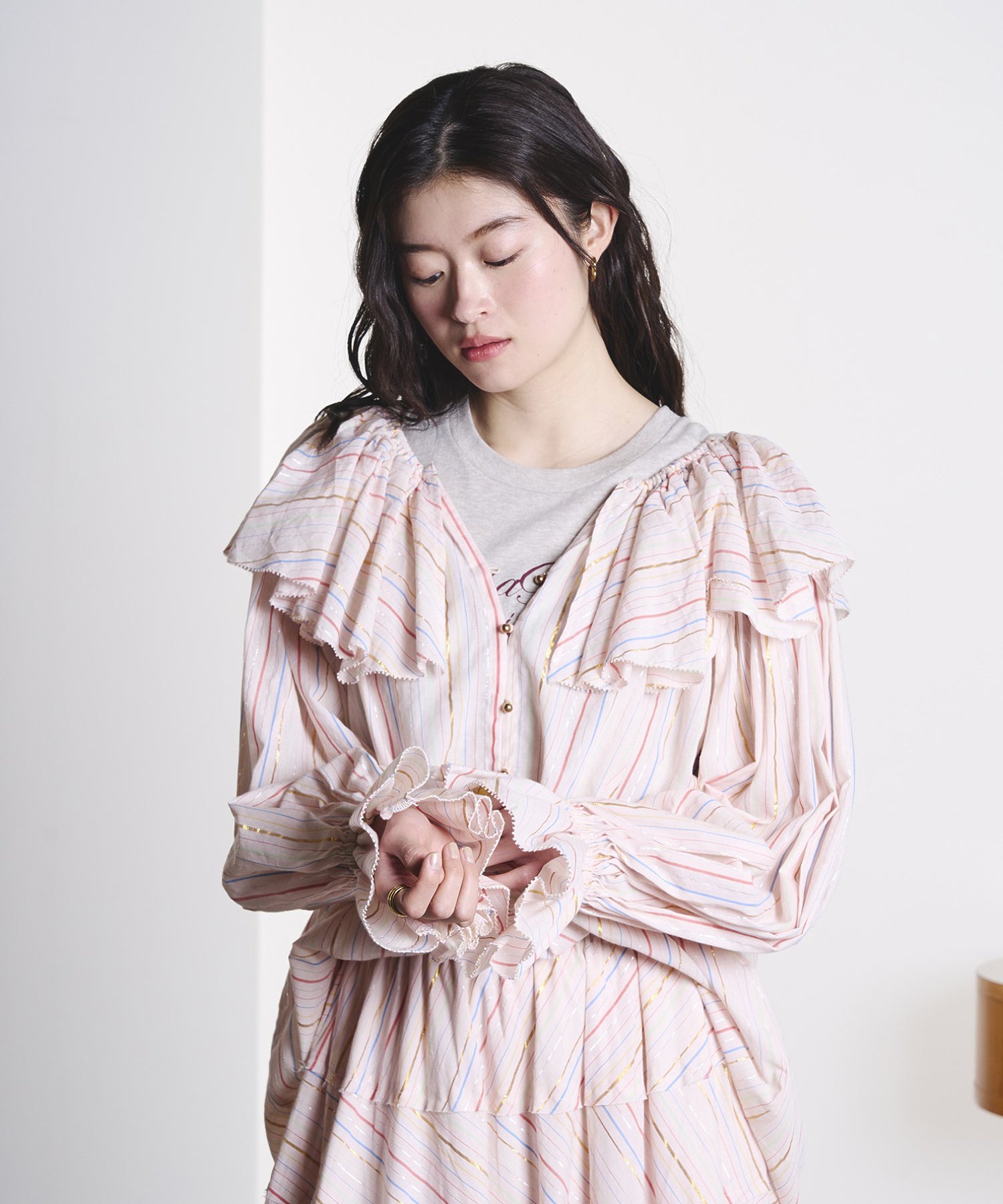mag.by c/STRIPE FRILL COLLAR BLOUSE