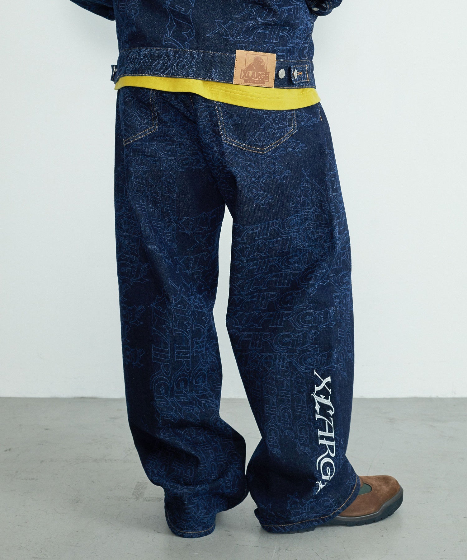 EMB DENIM PANTS