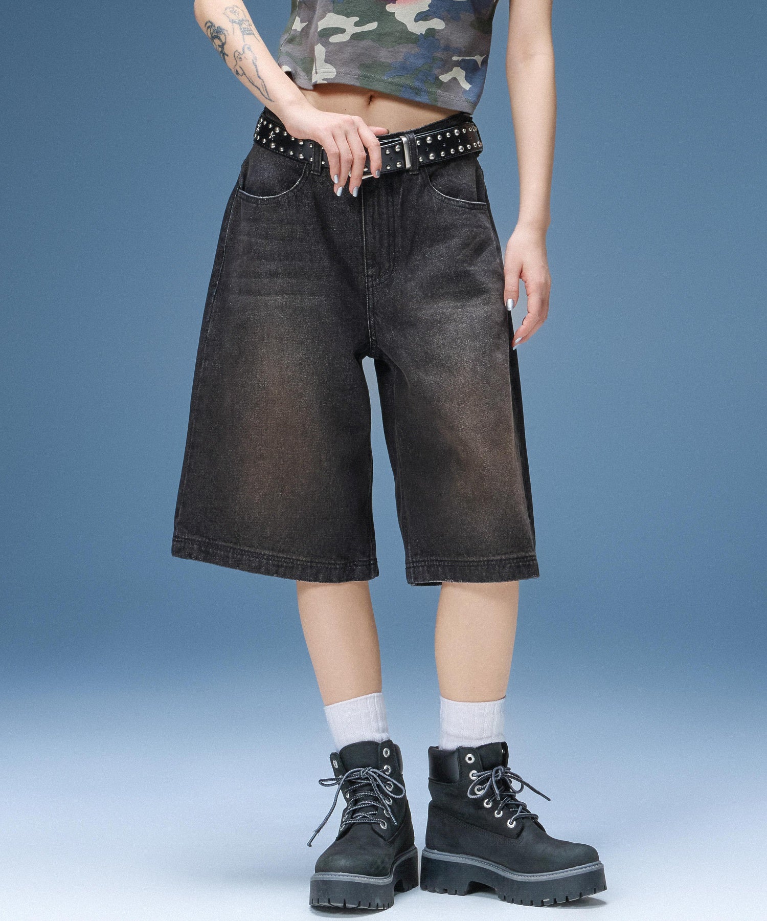 STAR STUDDED FAUX LEATHER BELT