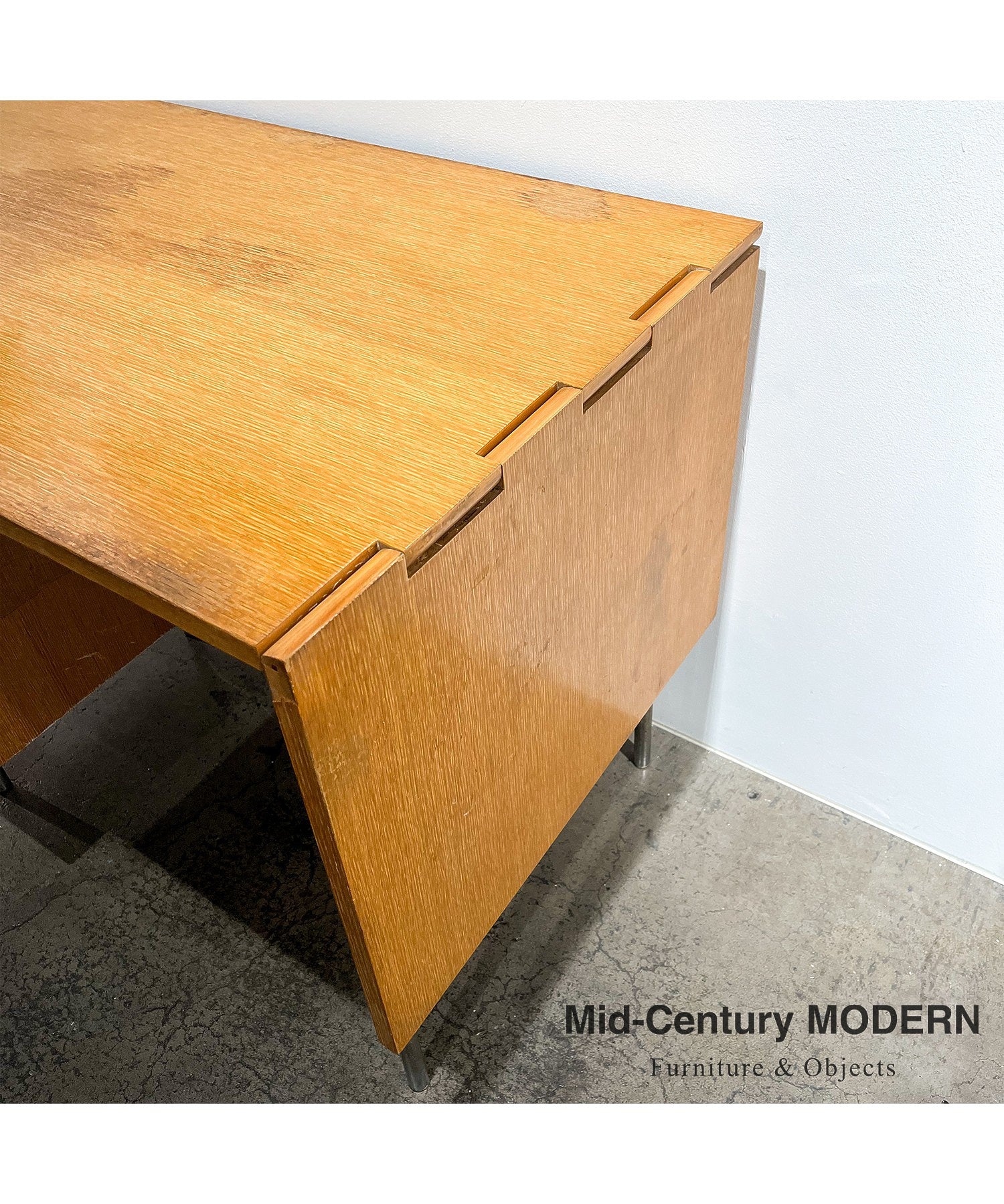 Nelson Drop Leaf Desk Model. 4753 / Herman Miller / Vintage