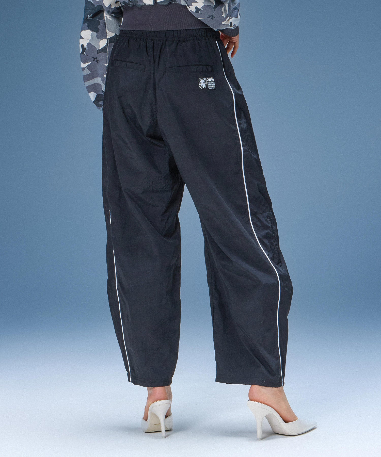 BANANA SHAPE TRACK PANTS