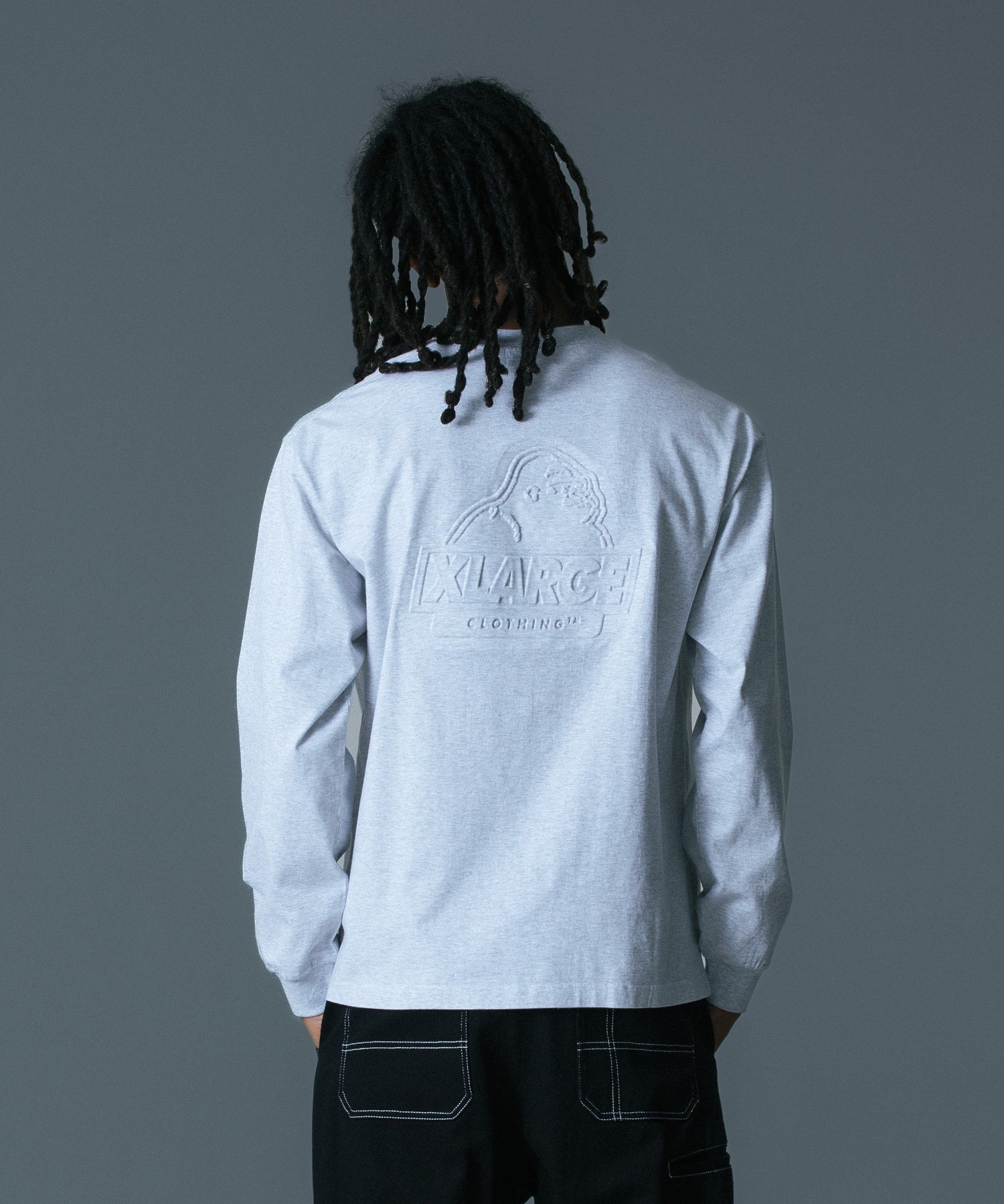 EMBOSSED SLANTED OG L/S TEE