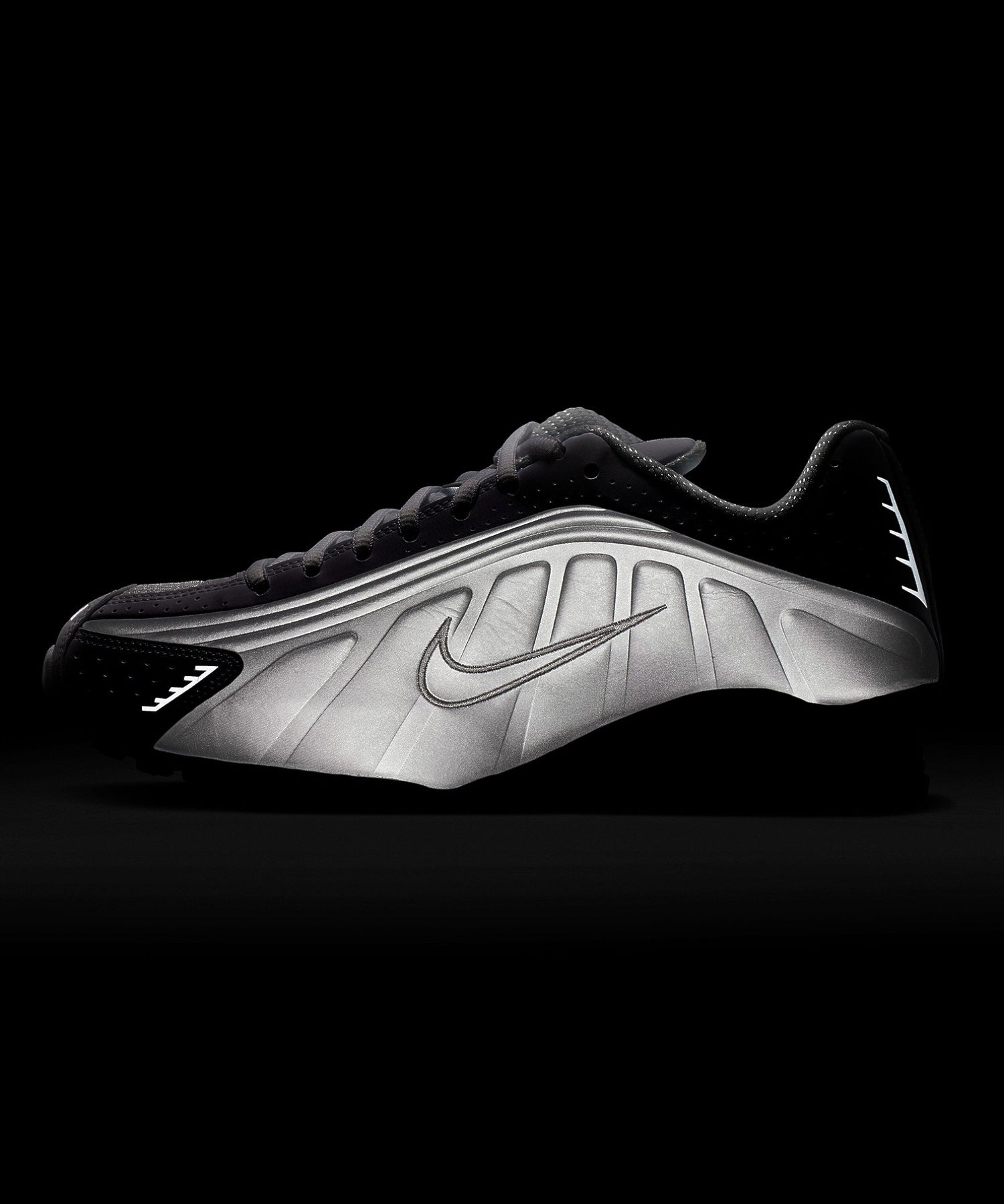 NIKE AR3565-101 WMNS SHOX R4