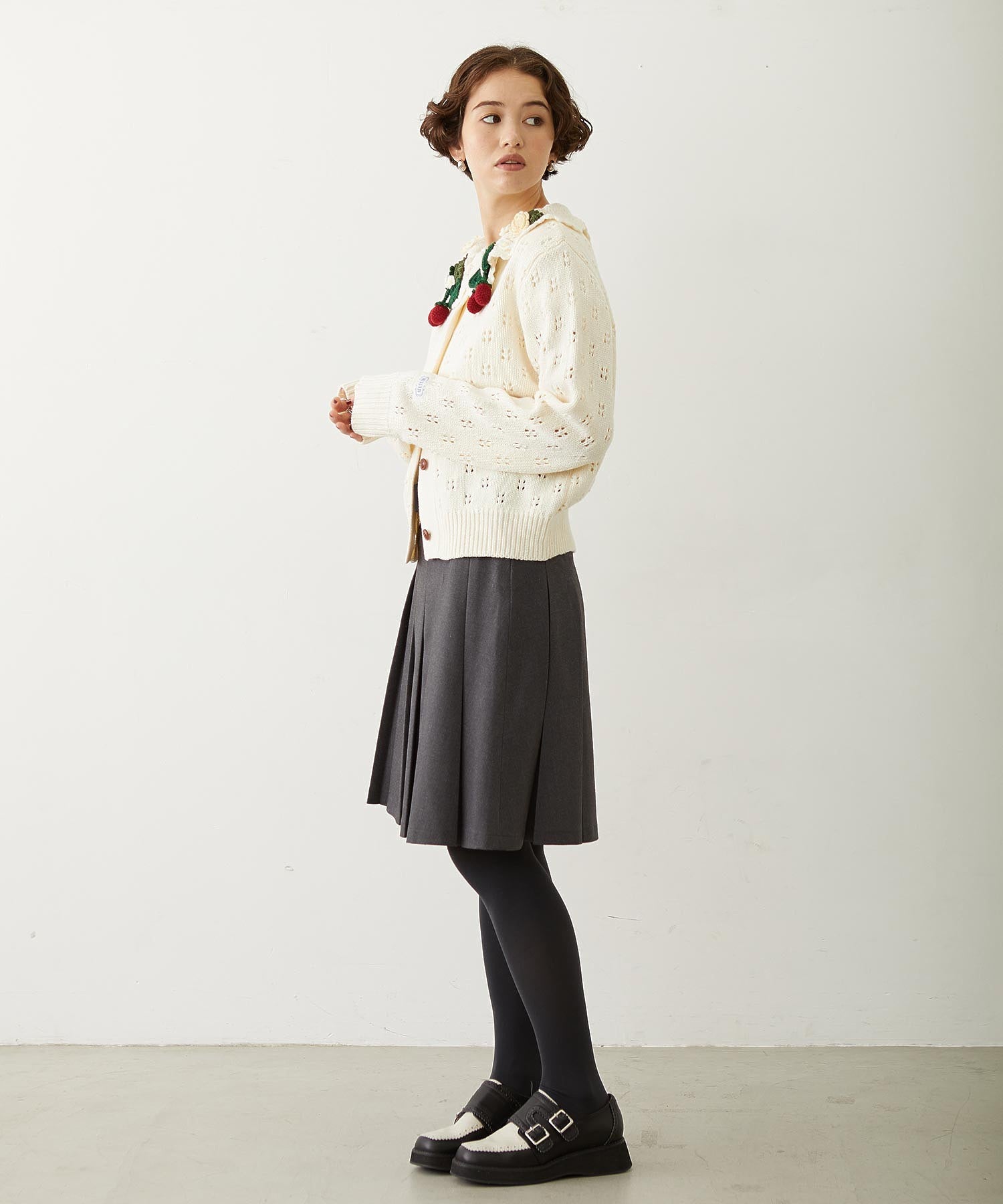 STRAWBERRY FLOWER KNIT CARDIGAN