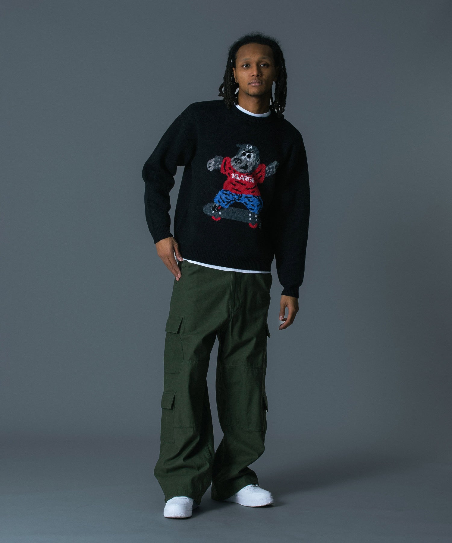 GORILLA CREWNECK KNIT SWEATER