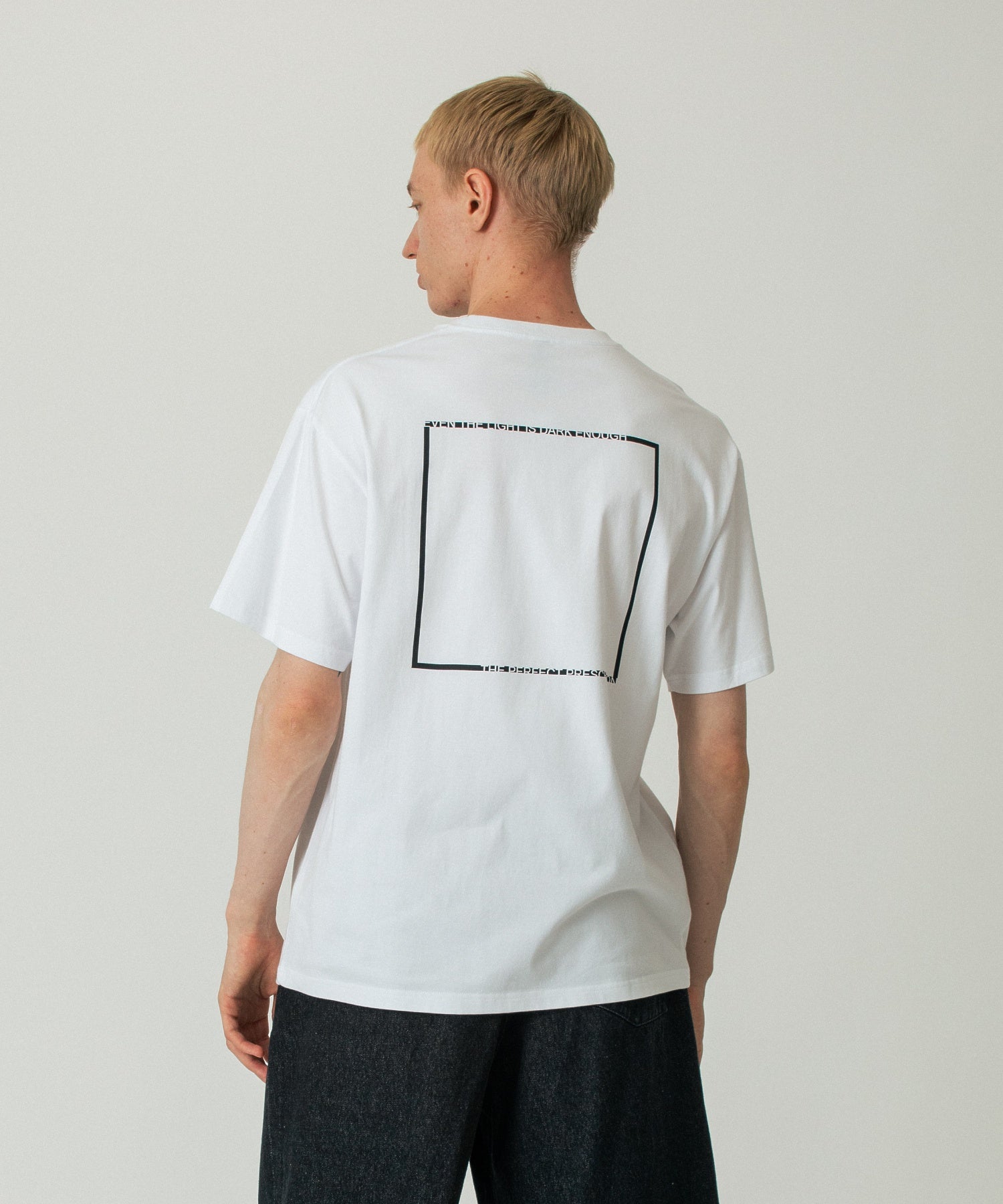 OUTLINE SQUARE S/S TEE