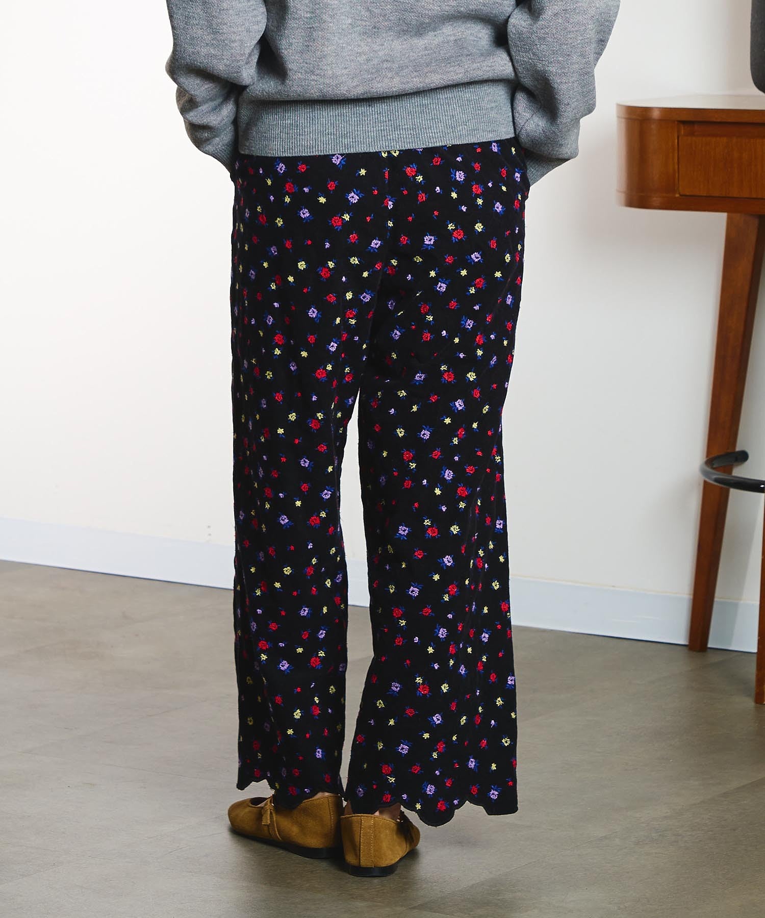 【ROSE BUD別注】INDIA IS BEAUTIFUL and ROSE BUD/CORDUROY FLORAL EMBROIDERY PANTS