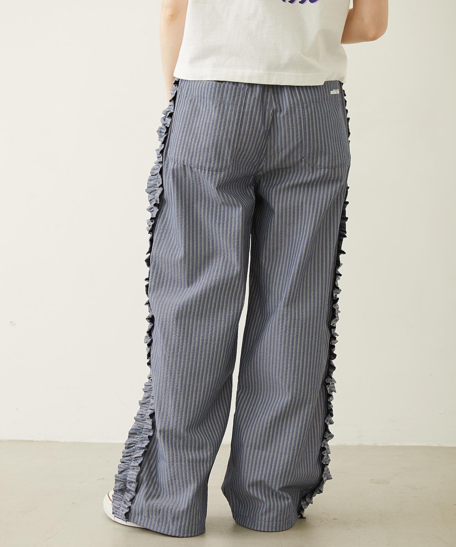 STRIPED RUFFLE PANTS
