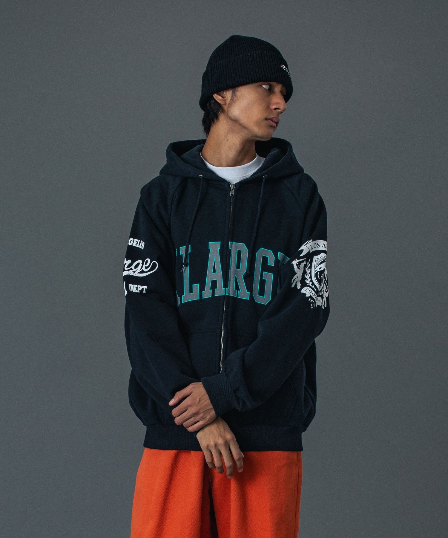 MODEL 身長183cm / 着用サイズ：Lサイズ