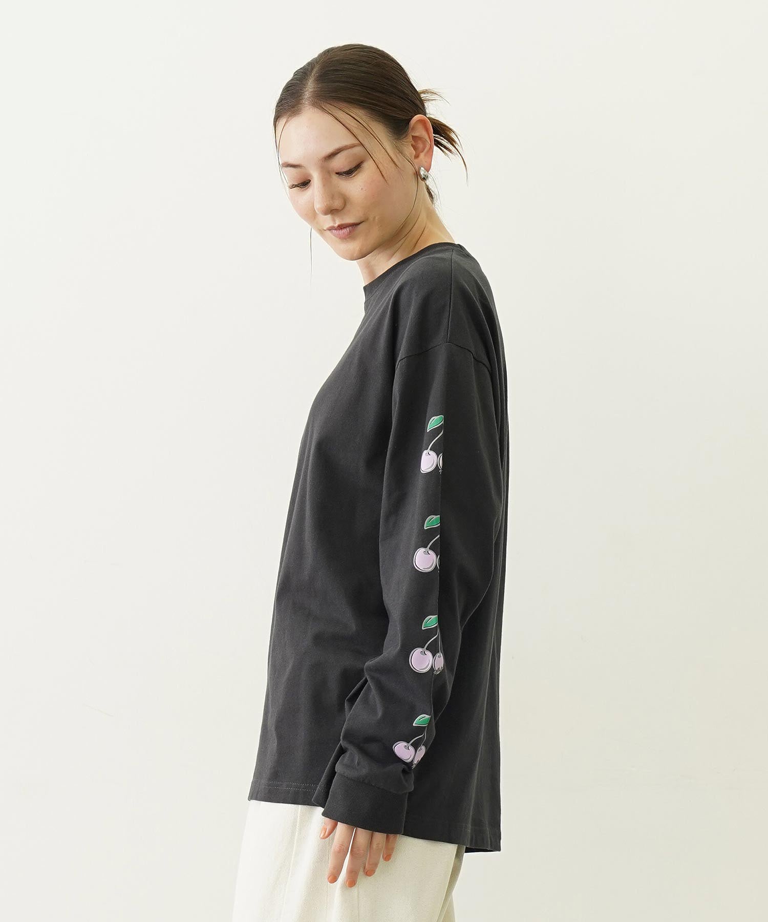 SIDE CHERRIES WIDE L/S TEE