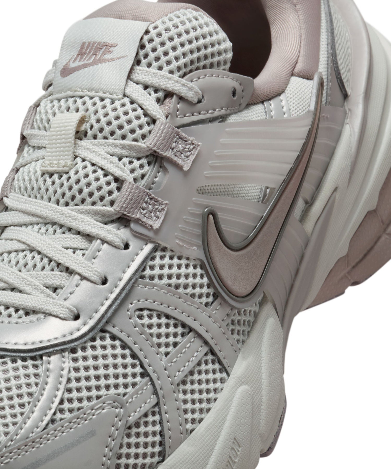 NIKE FD0736-011 WMNS V2K RUN