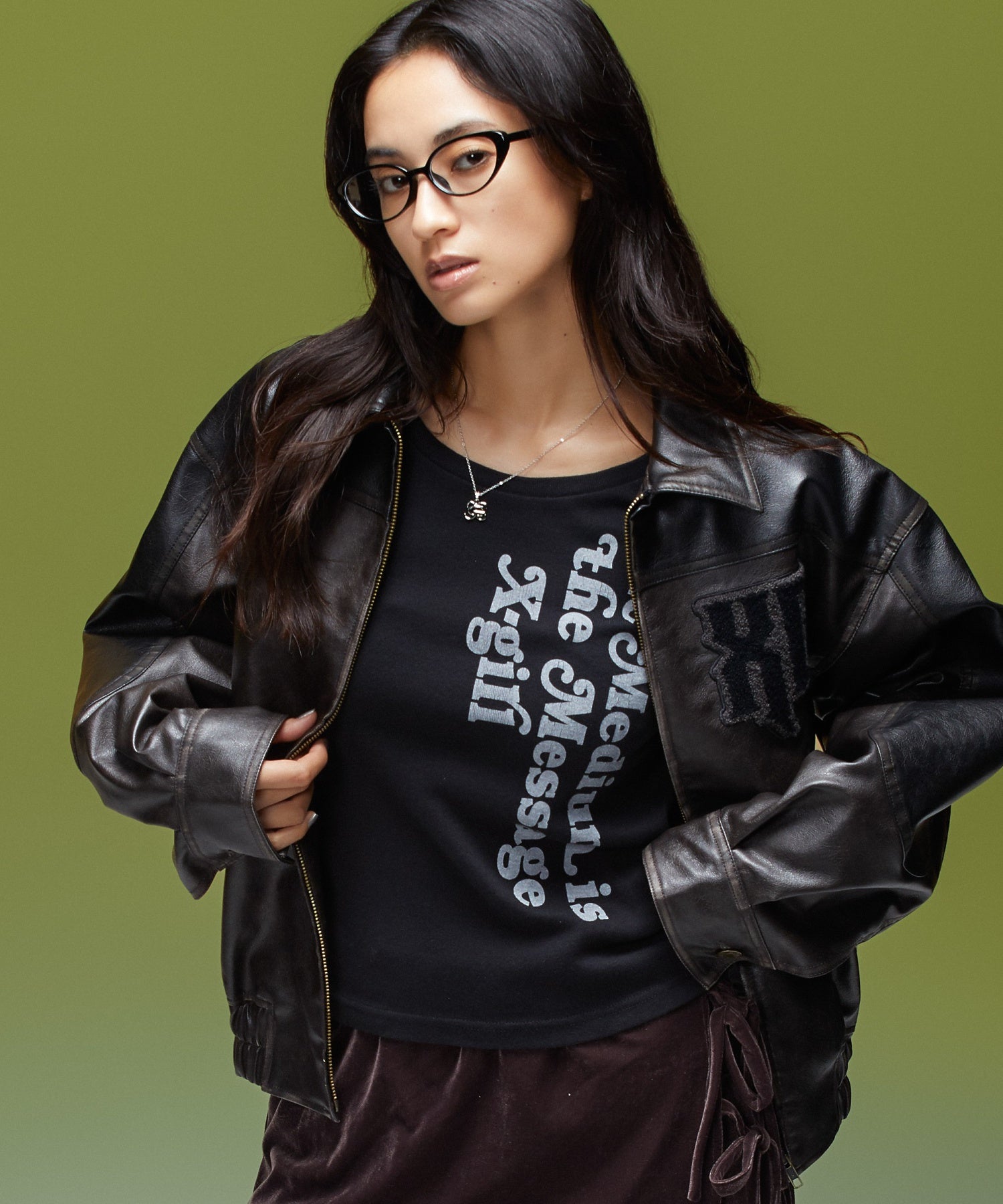 BACK SLIT COMPACT L/S TOP
