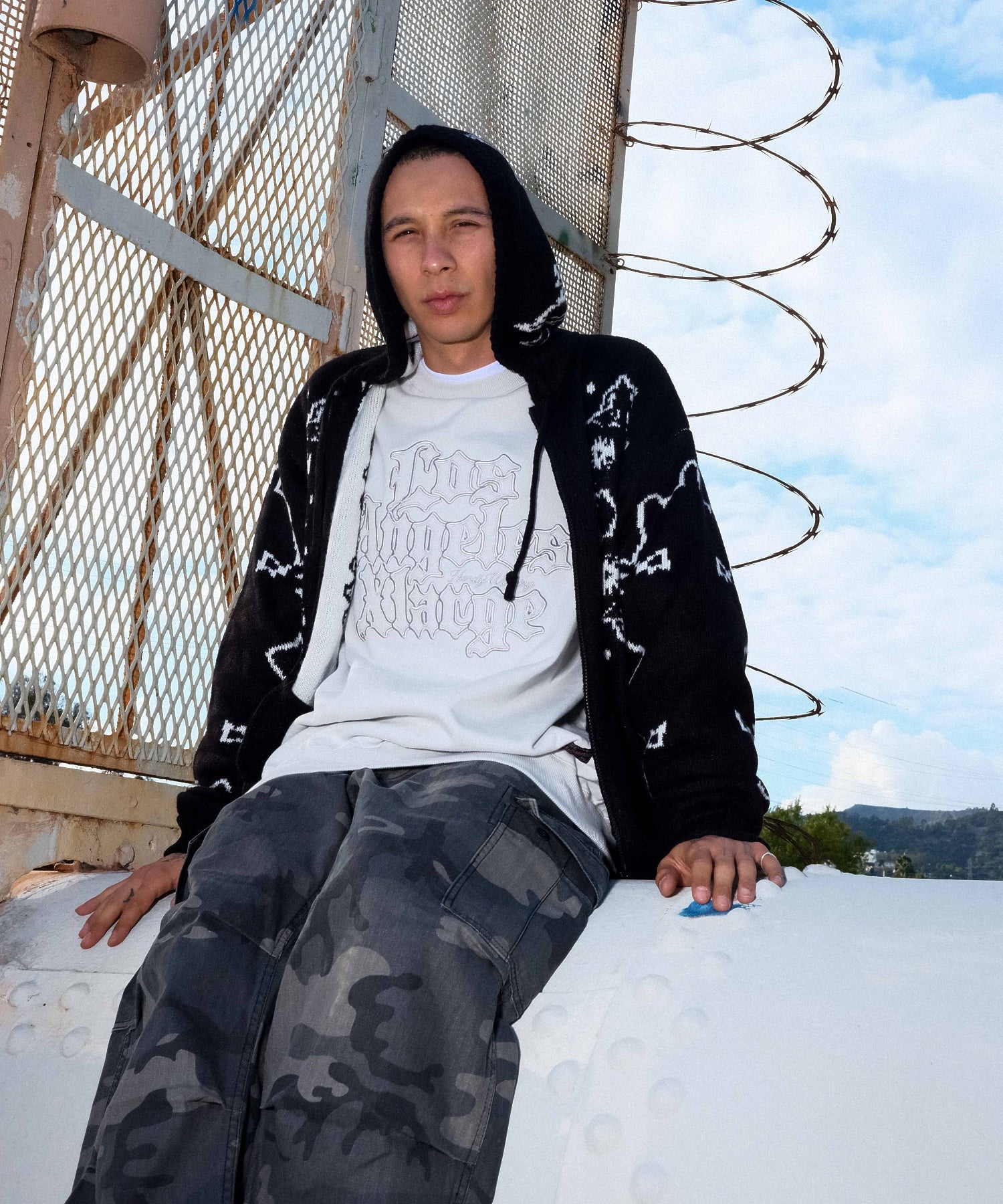 PATCHED OLD ENGLISH CREWNECK SWEATSHIRT