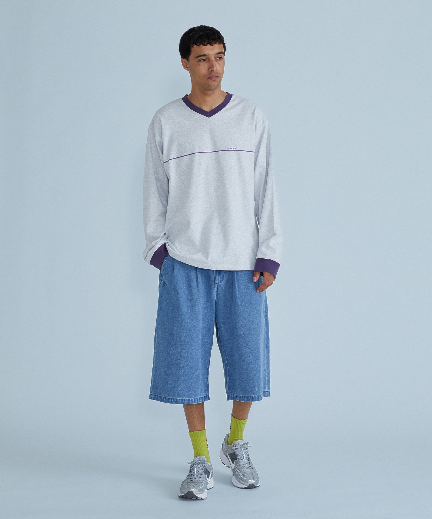 V-NECK L/S TEE