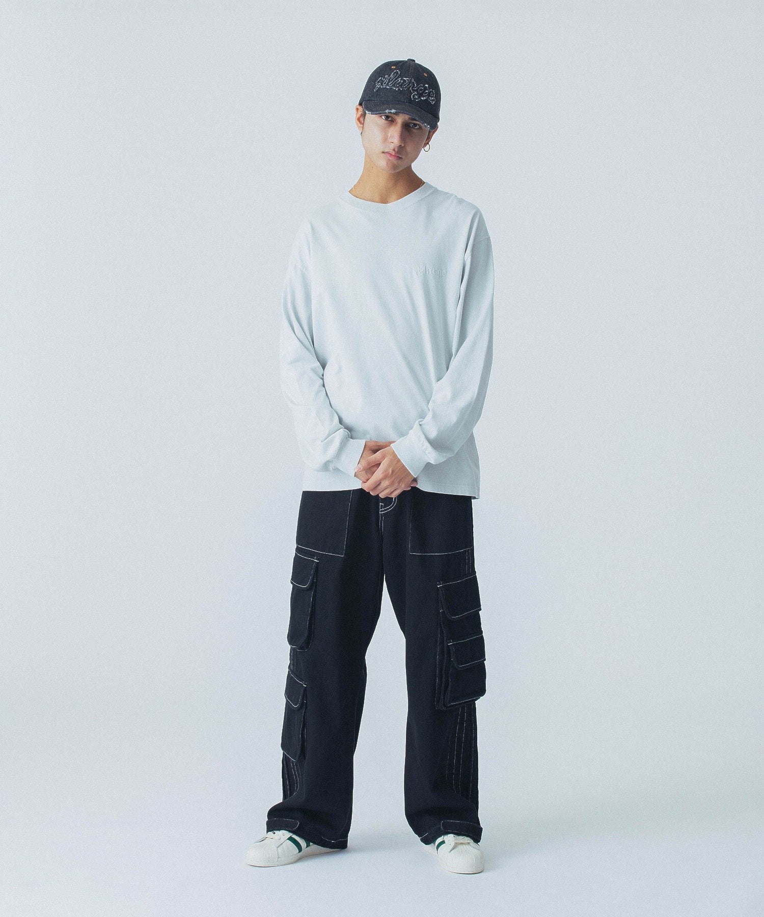 EMBOSSED OLD ENGLISH L/S TEE