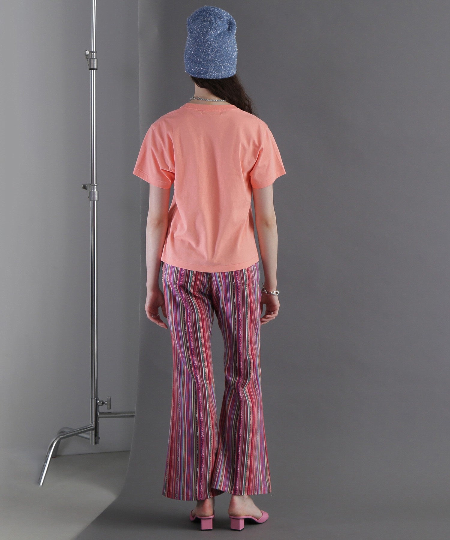 mag.by c/フラワーグラフィックTシャツ