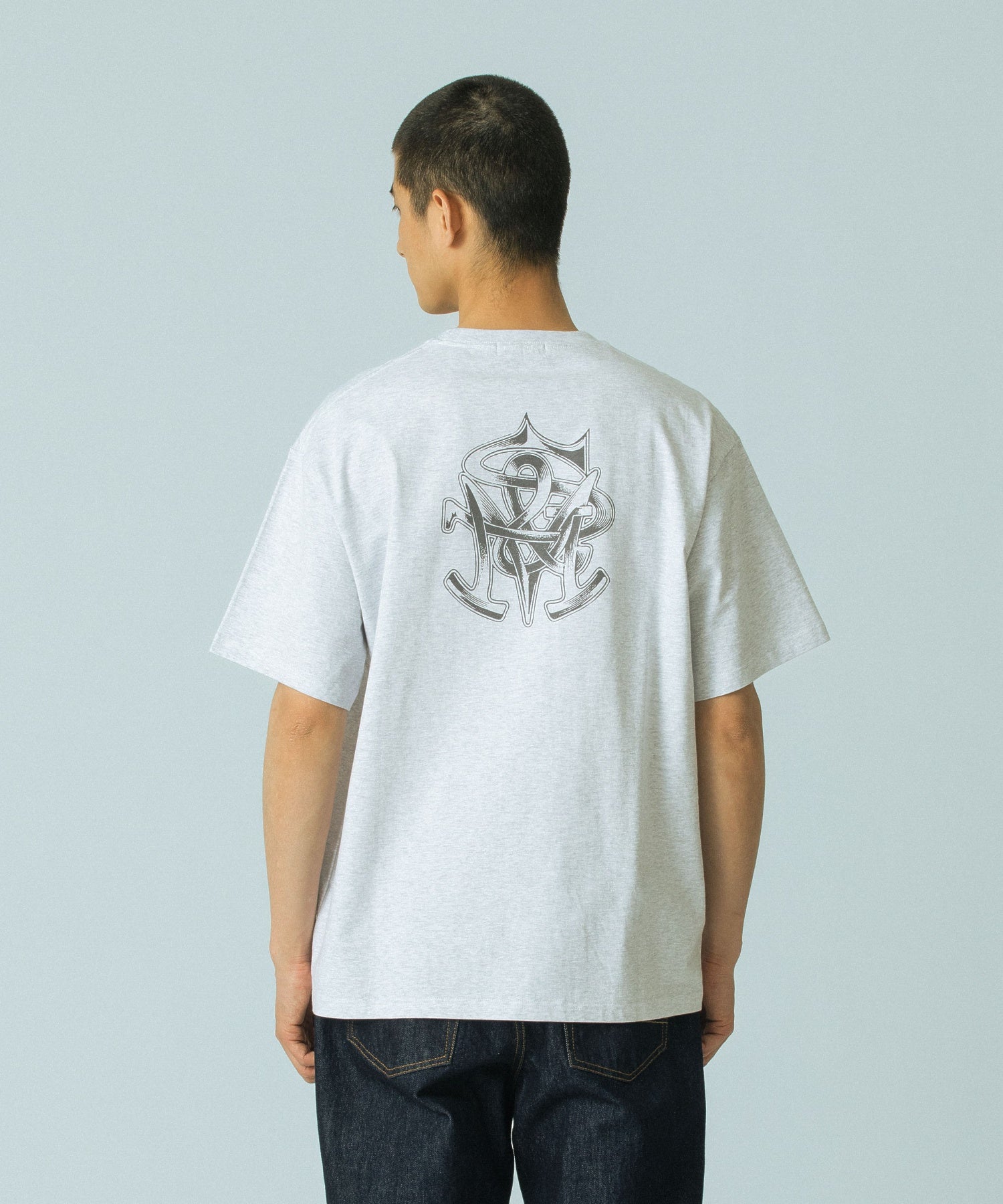 model：H183 着用サイズ：L