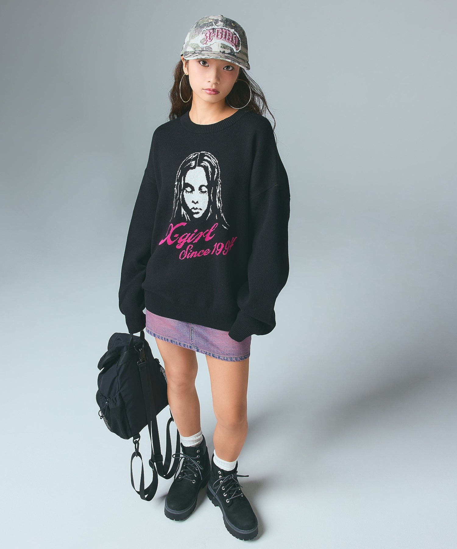 CURSIVE LOGO AND FACE JACQUARD KNIT TOP