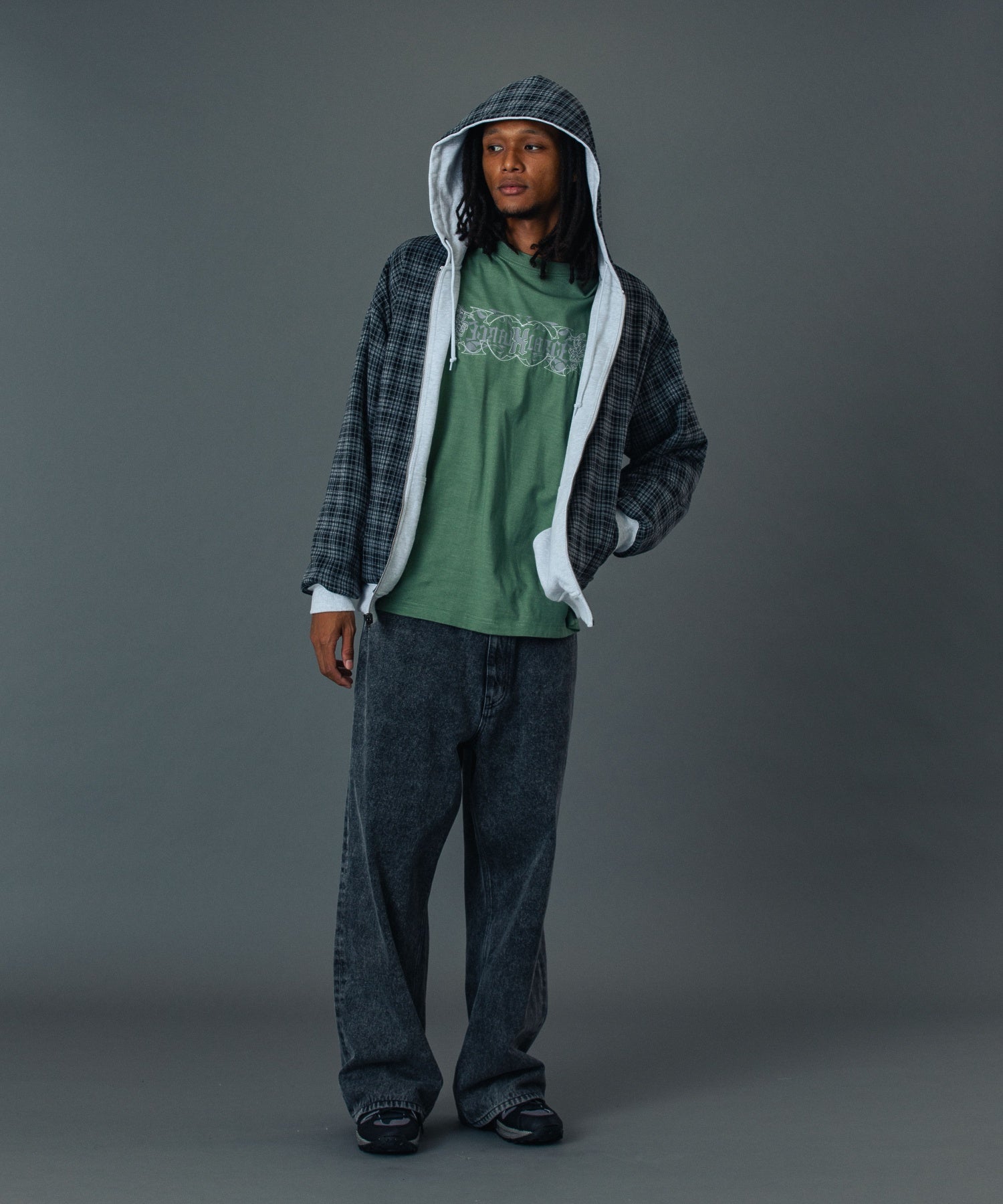 EMBOSSED DENIM PANTS