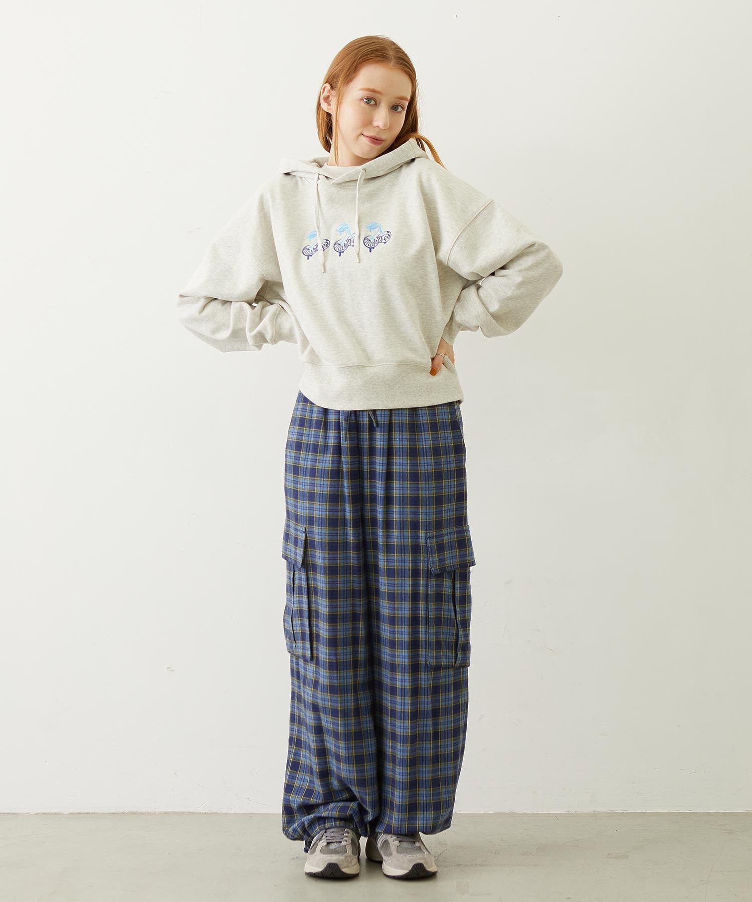 MELTY CHERRY SHORT SWEAT HOODIE