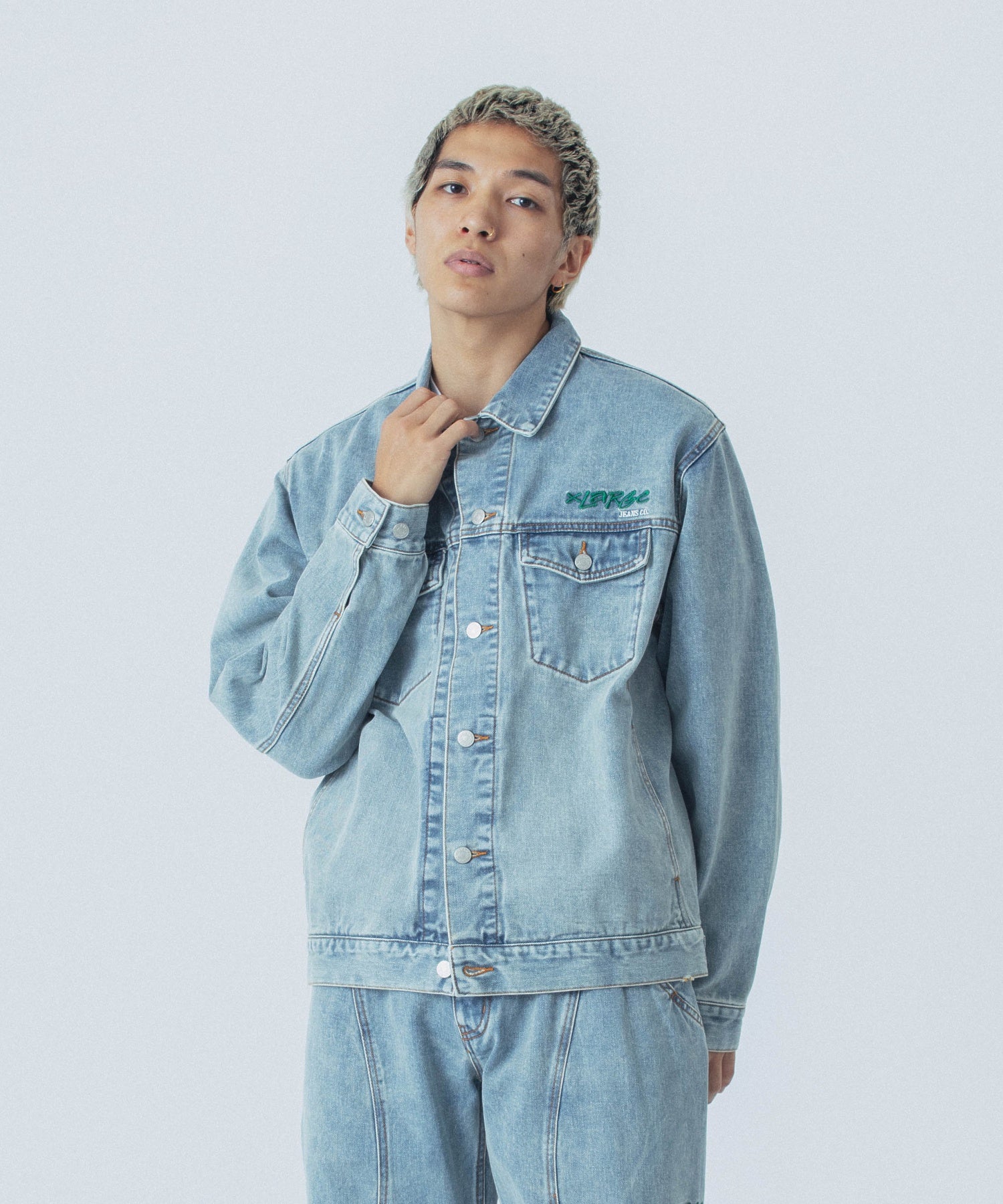 SIDE CUTTING DENIM JACKET