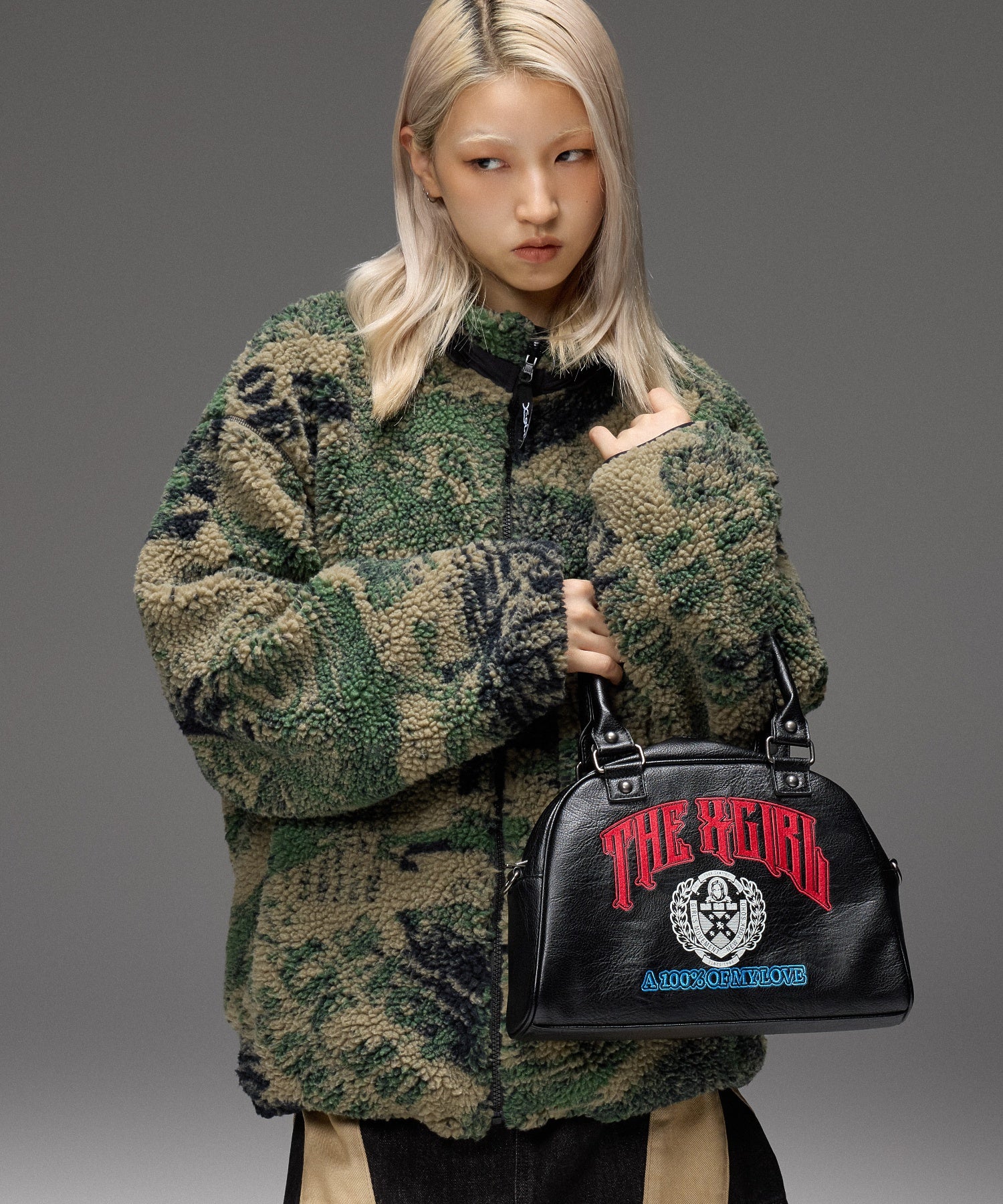 FACE EMBLEM AND LOGO BOSTON BAG