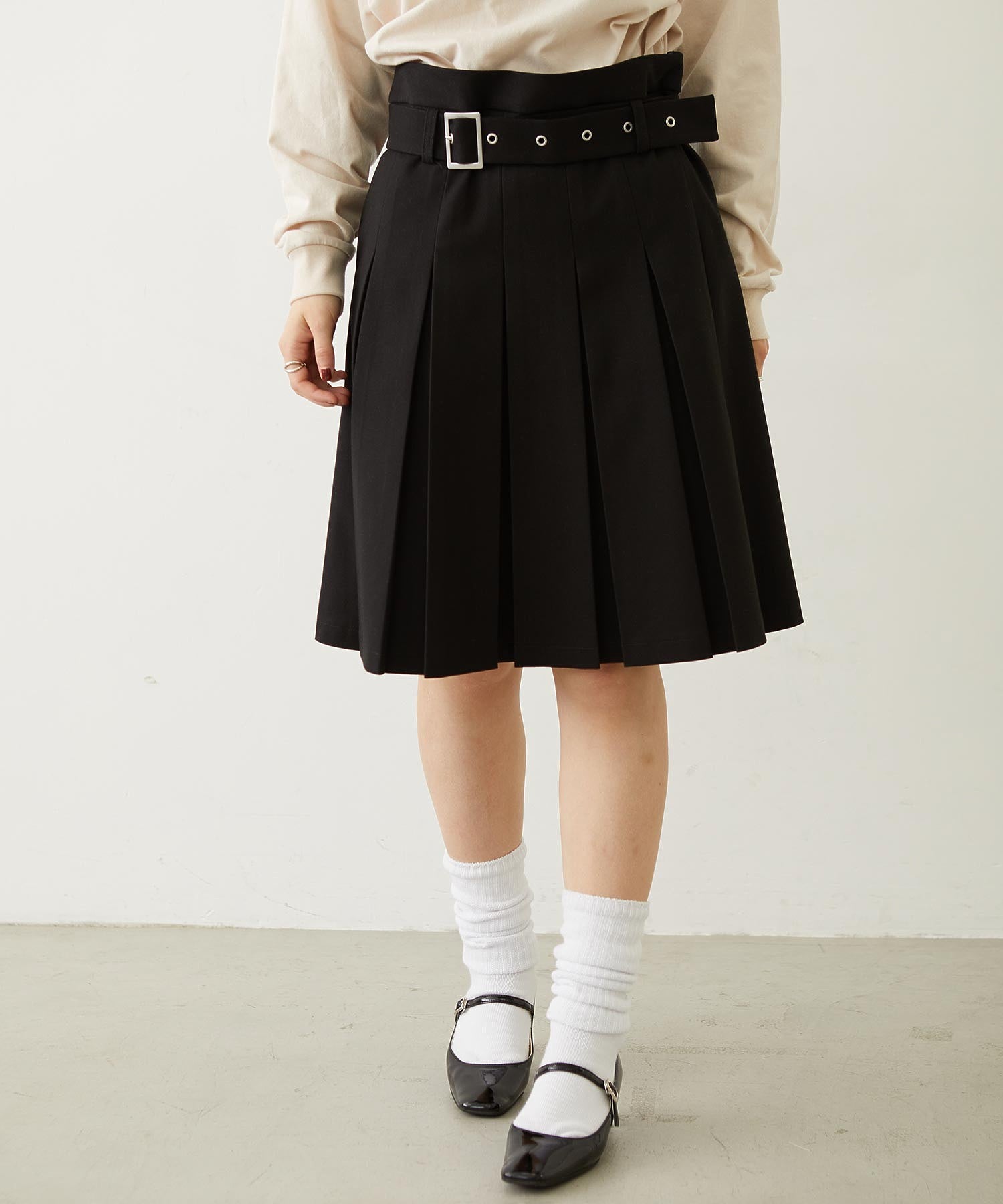 BELTED PLEATED SKIRT