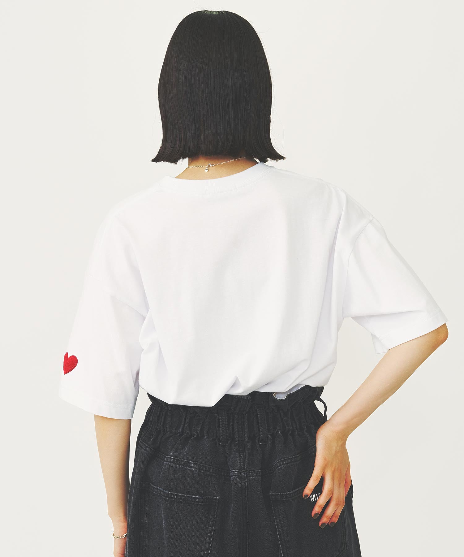 HEART EMBROIDERED LOGO WIDE S/S TEE