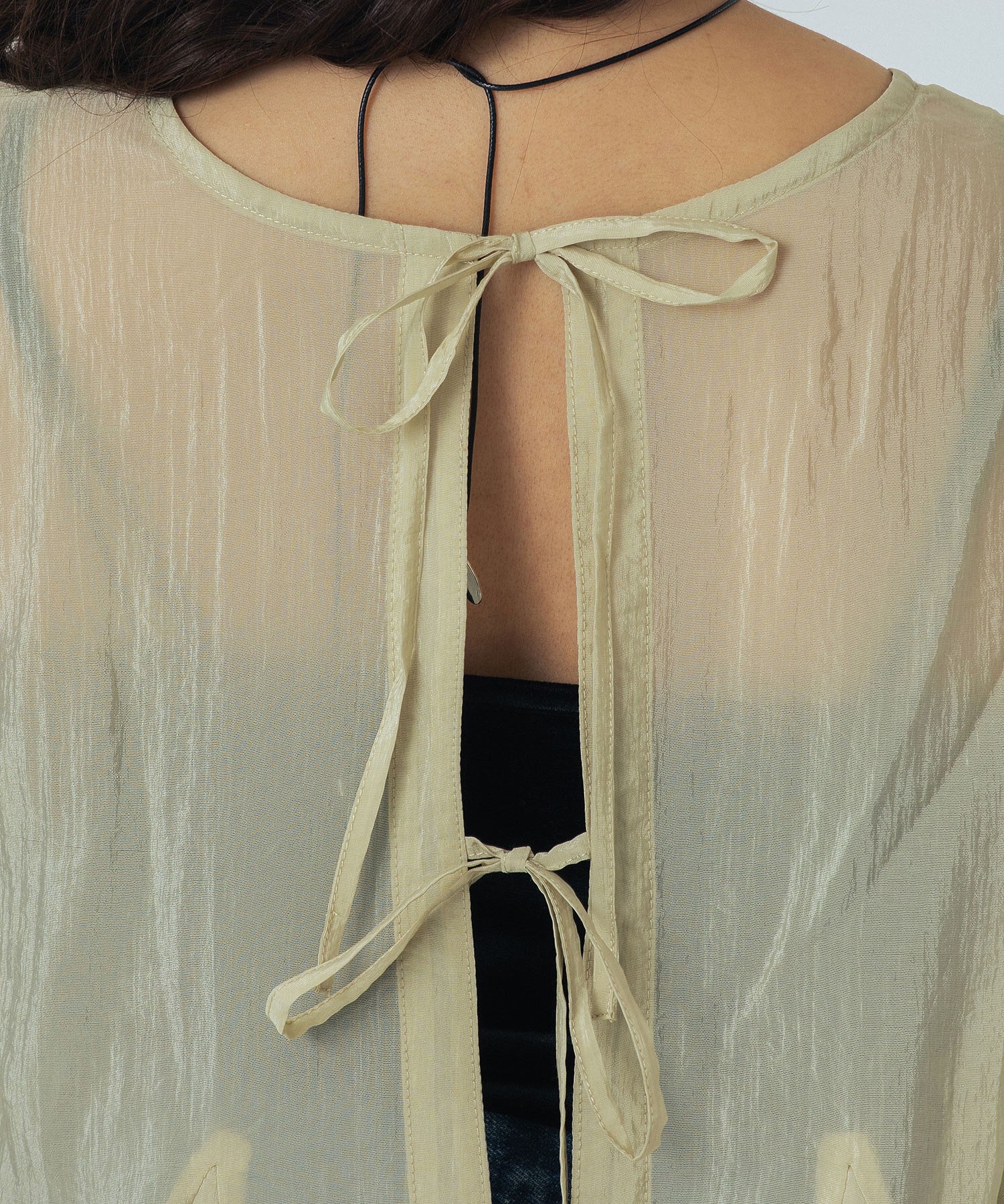 BACK RIBBON BLOUSE