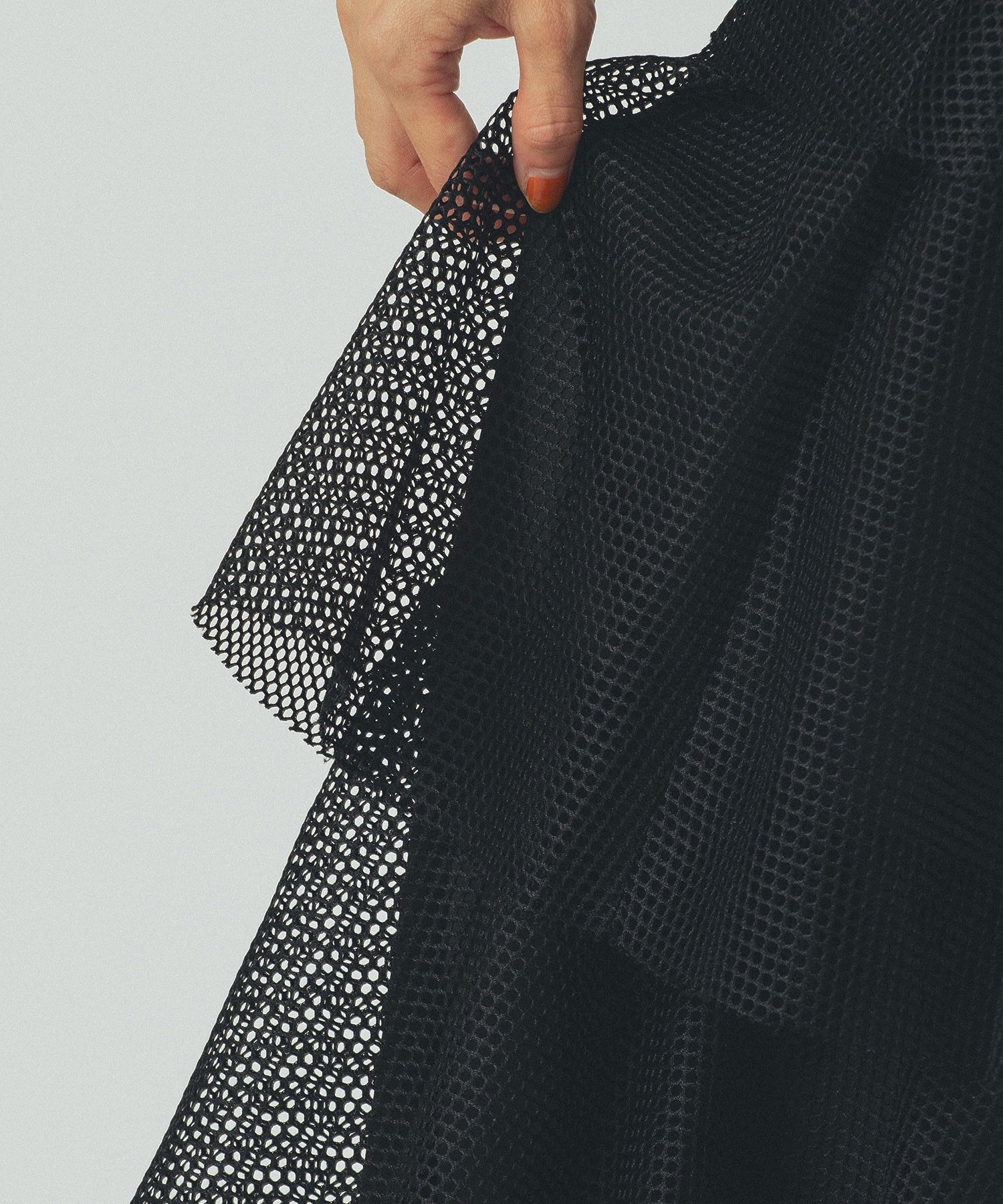 MESH TIRERD SKIRT