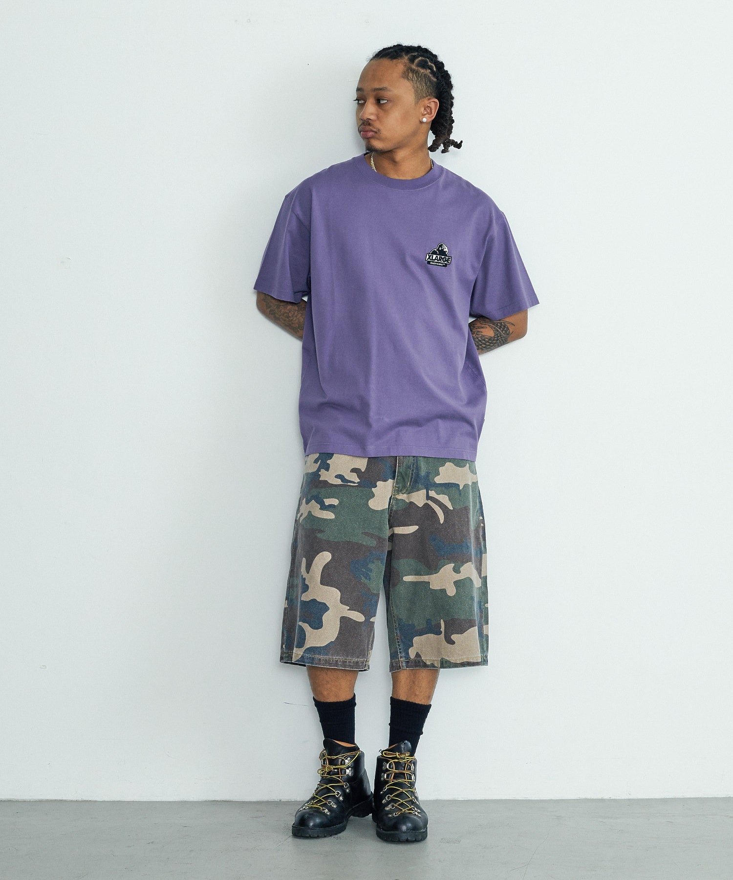 EMBROIDERED SLANTED OG S/S TEE
