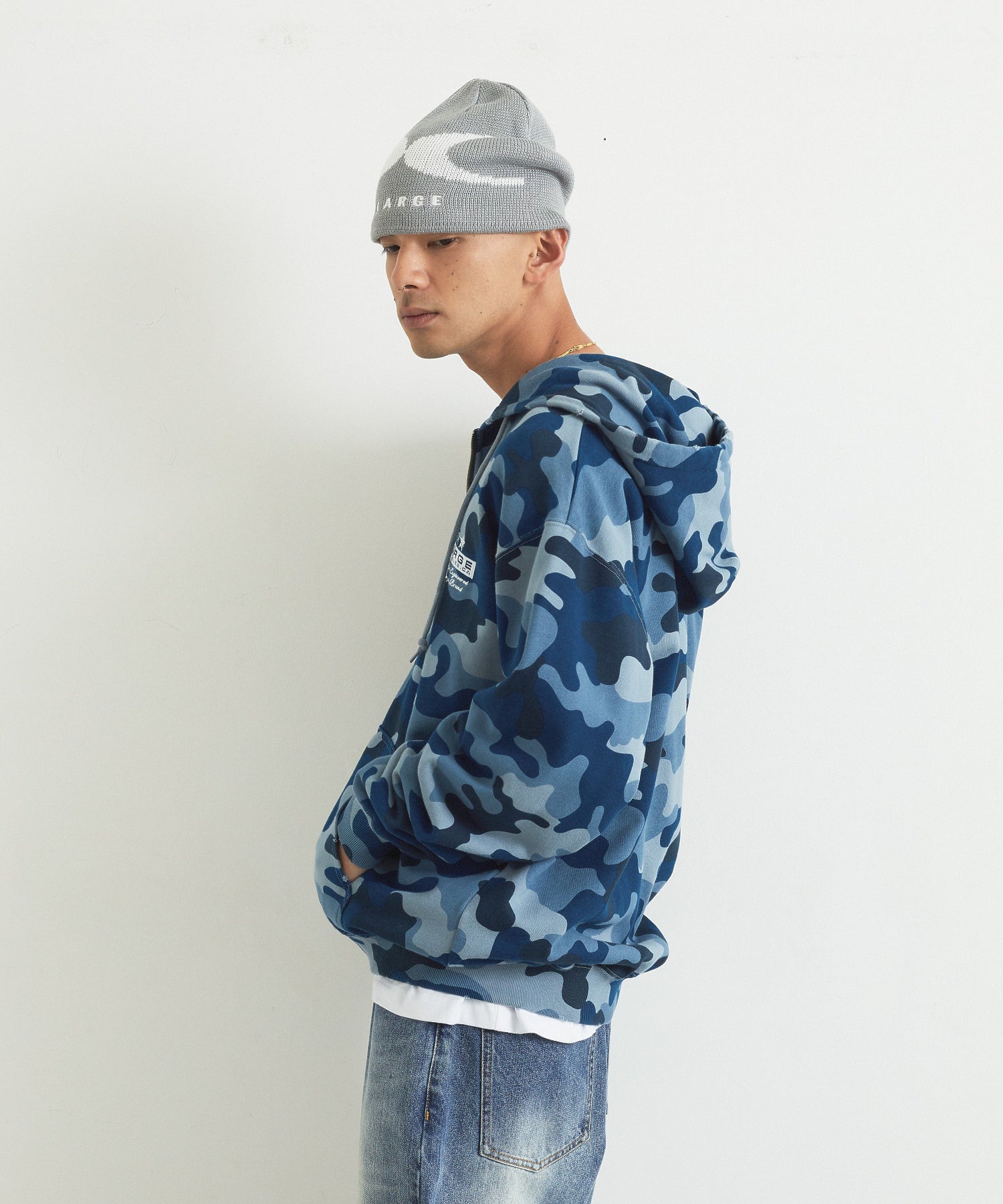 DAMAGED ZIP HOODED SWEATSHIRT