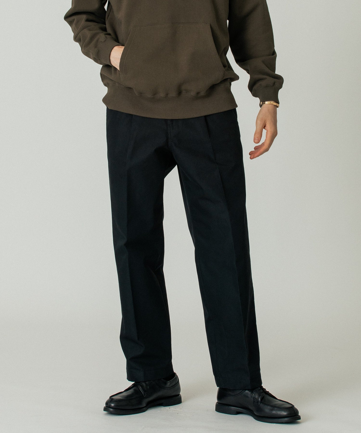 CHINO PANTS