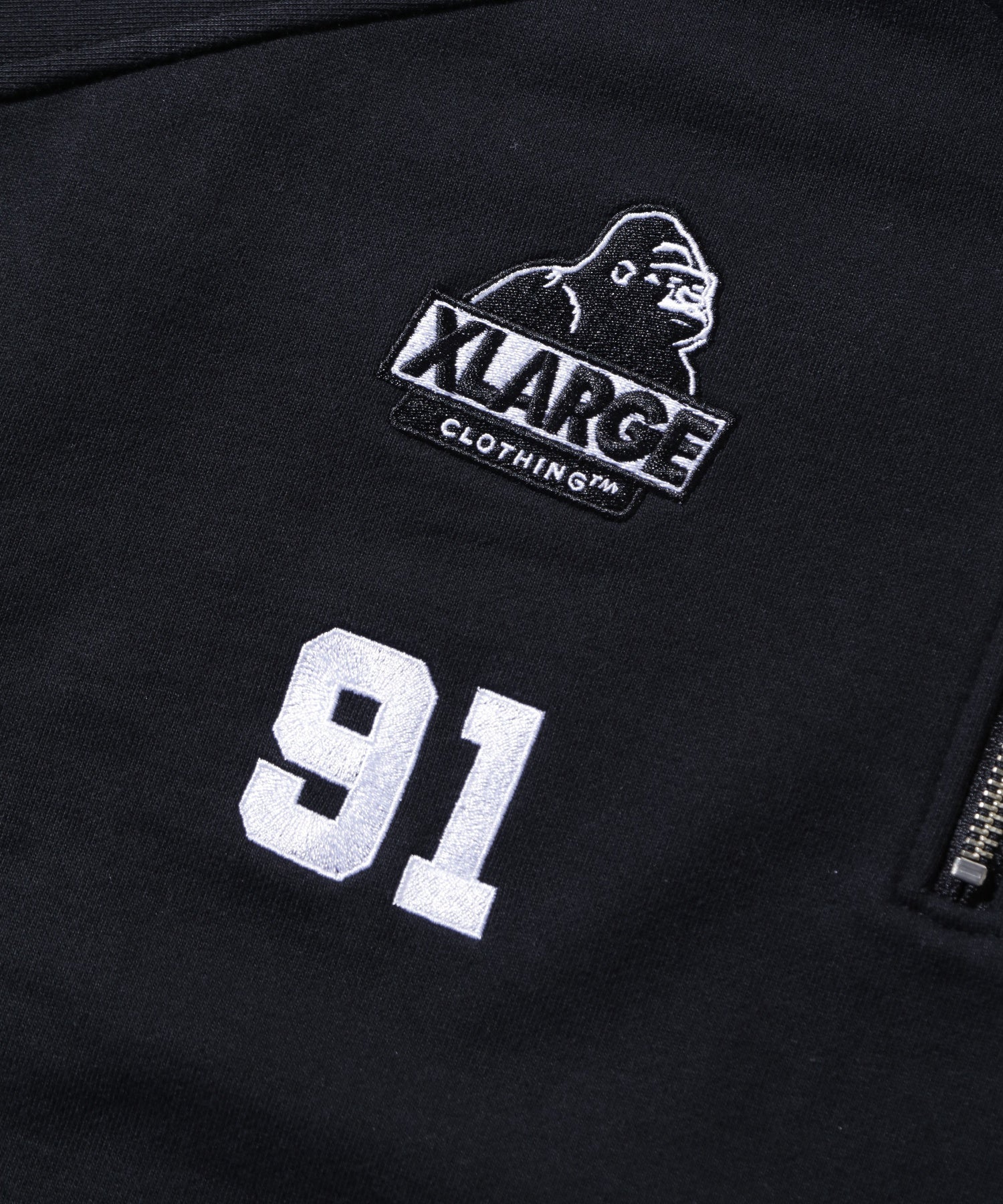 XLARGE×LIBERTY WALK HALF ZIP SWEATSHIRTS