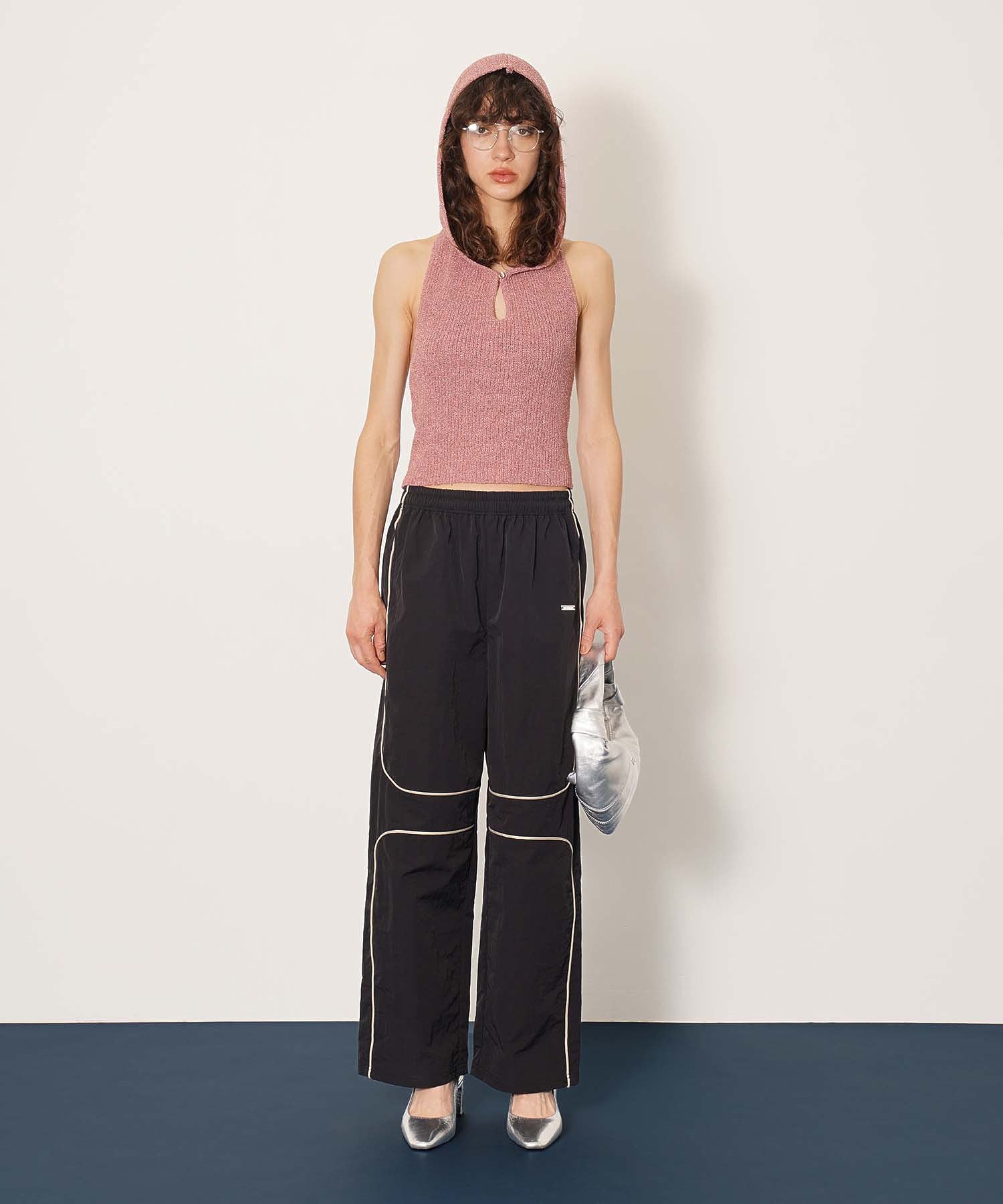 ＜人気アイテム再入荷＞バックオープンニットフーディー