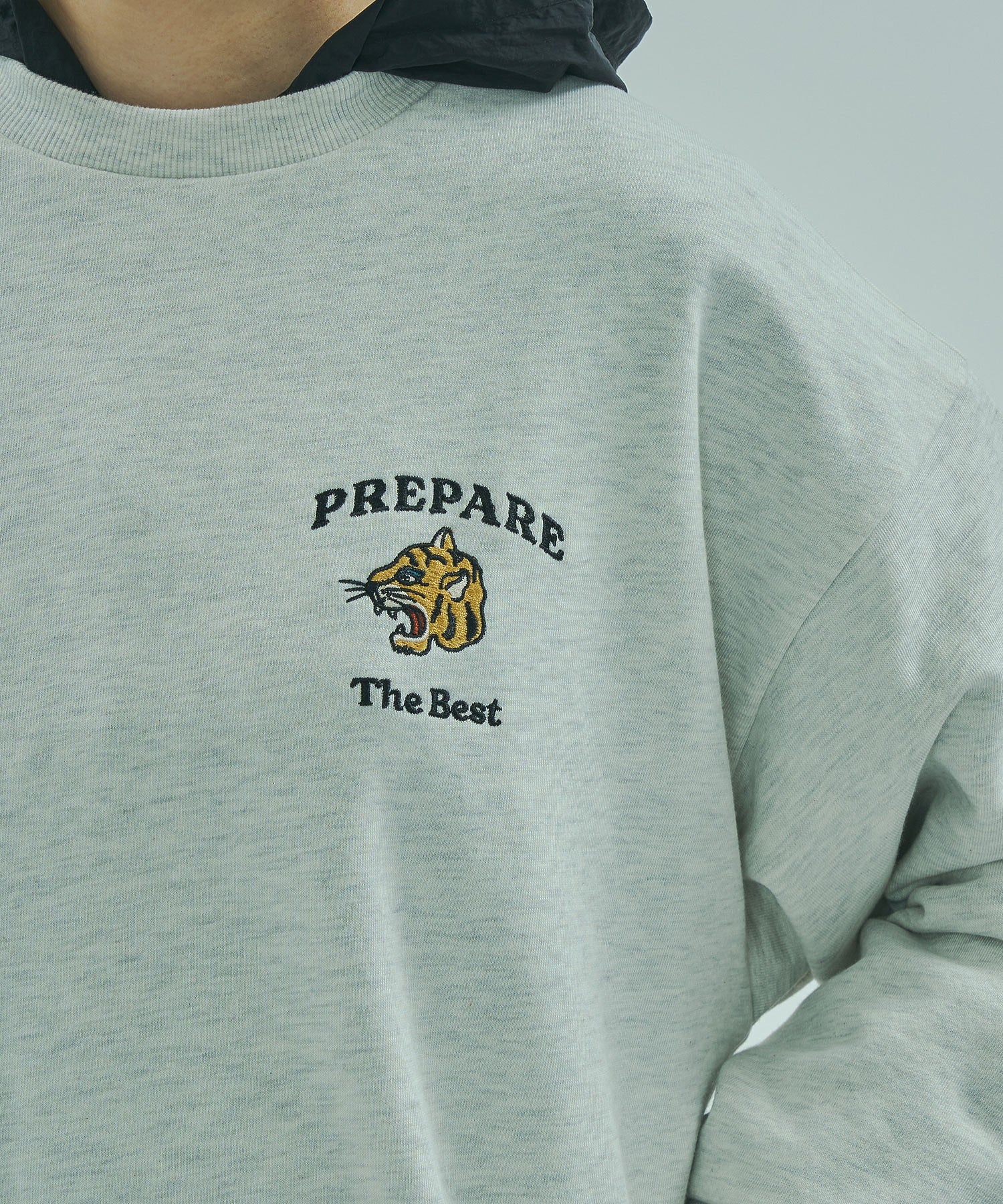 TIGER EMBROIDERY SWEAT